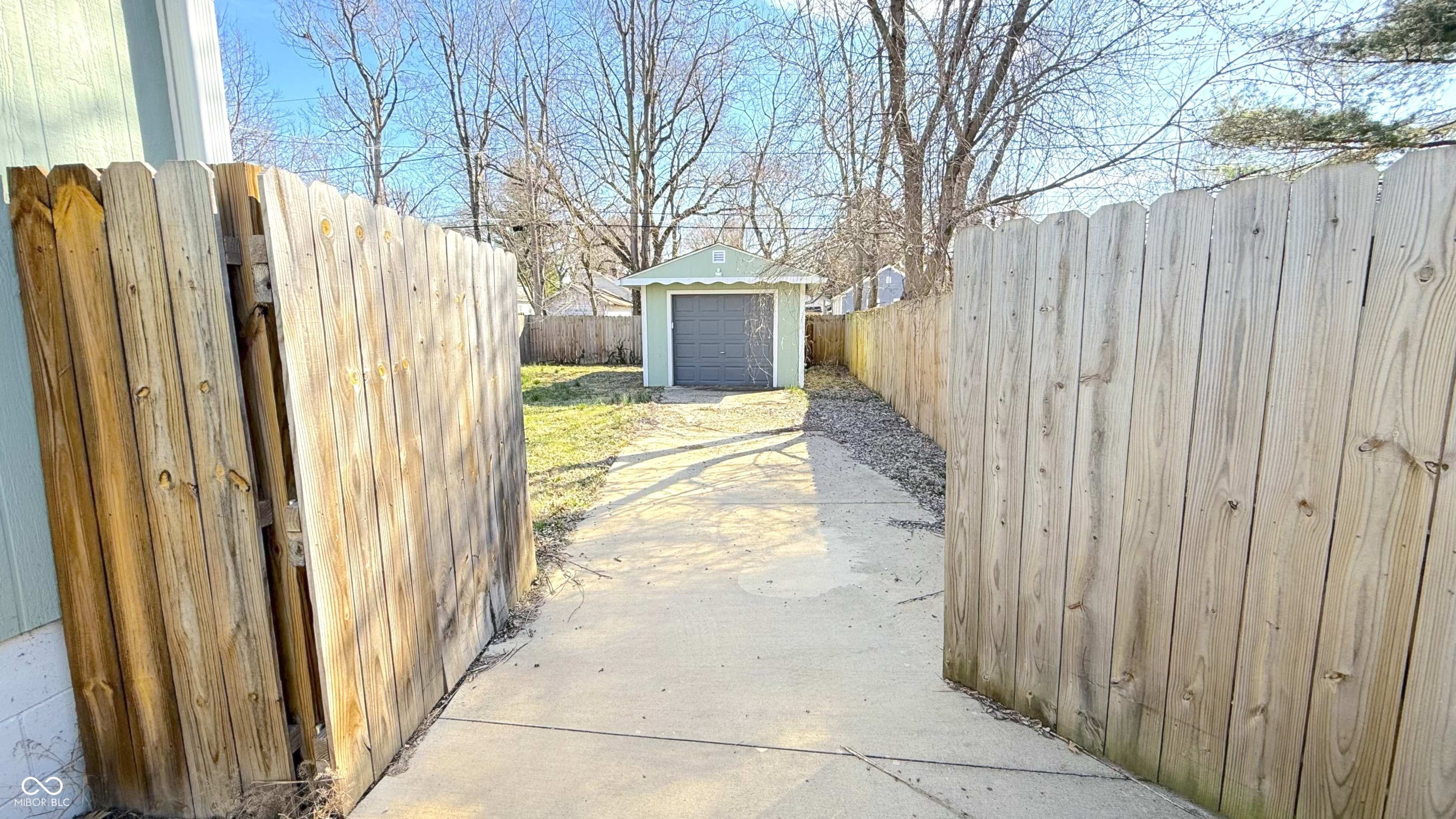 4929 Kingsley Drive