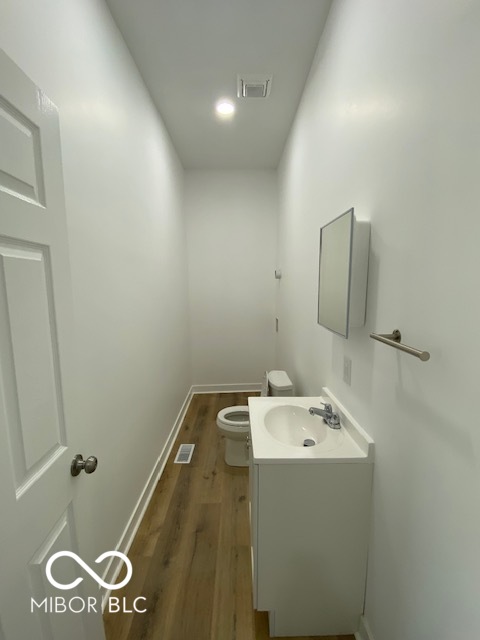 1220 W 30th Street
