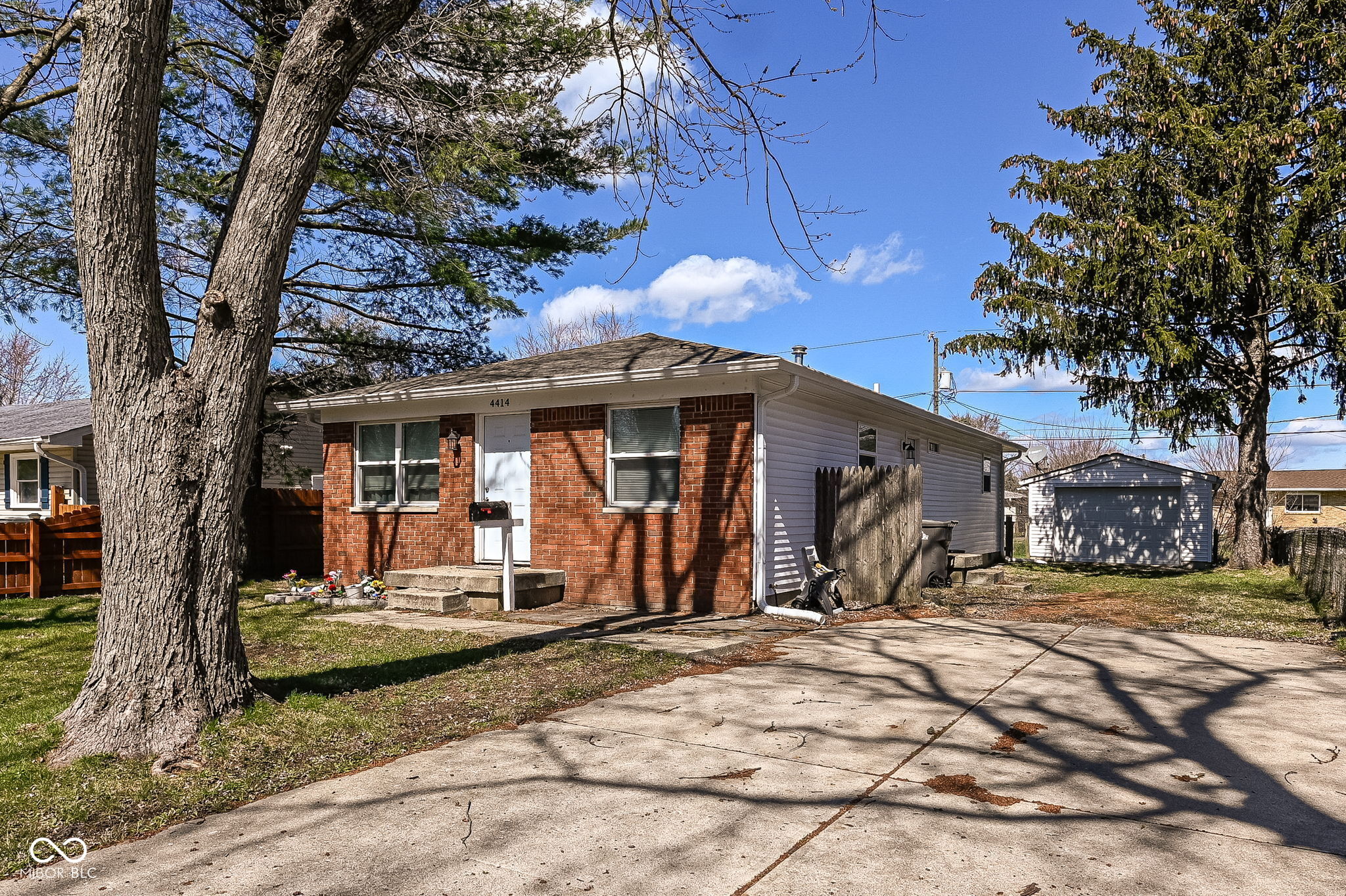4414 Lexington Avenue