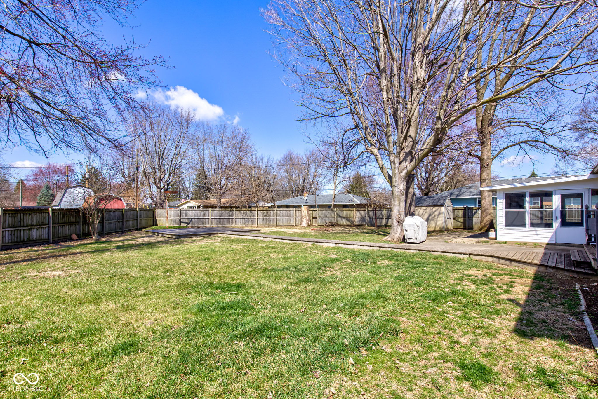 5430 N Sadlier Drive