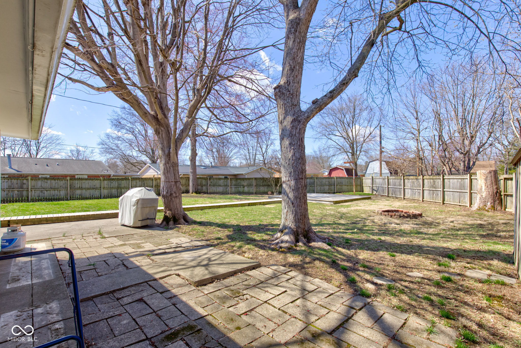 5430 N Sadlier Drive