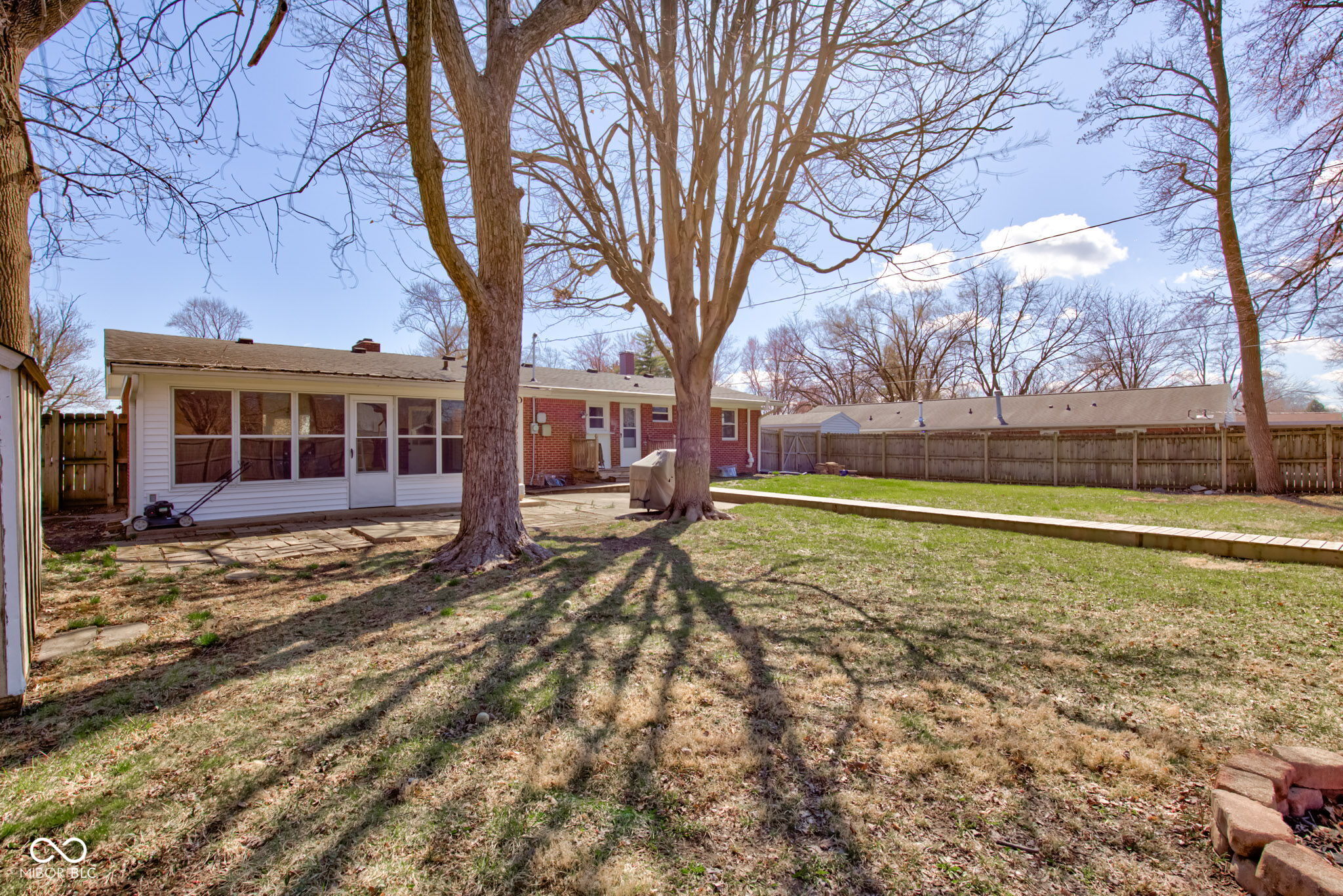 5430 N Sadlier Drive