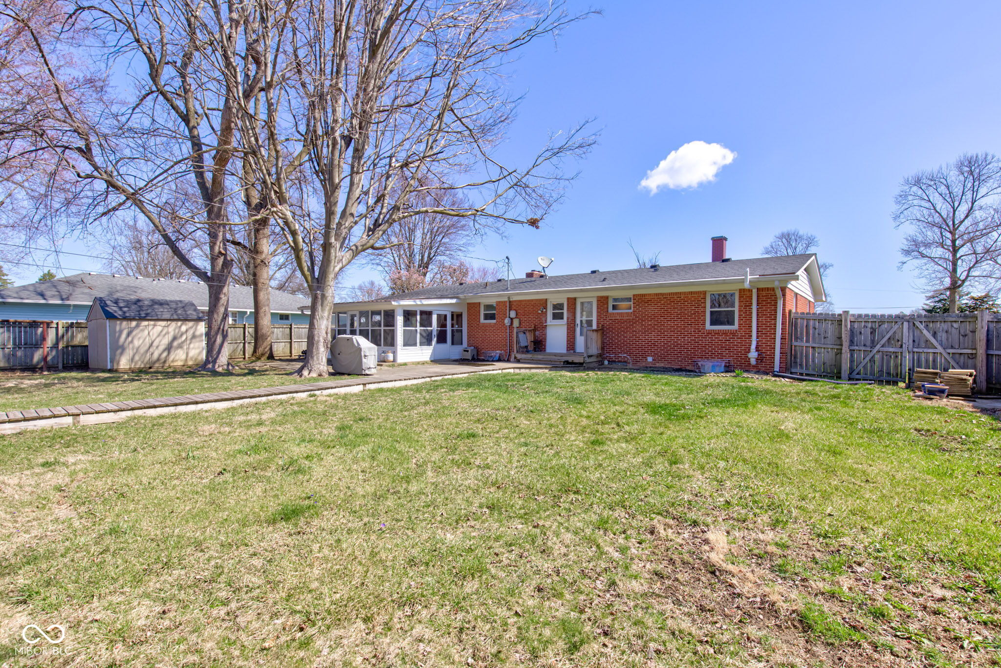 5430 N Sadlier Drive