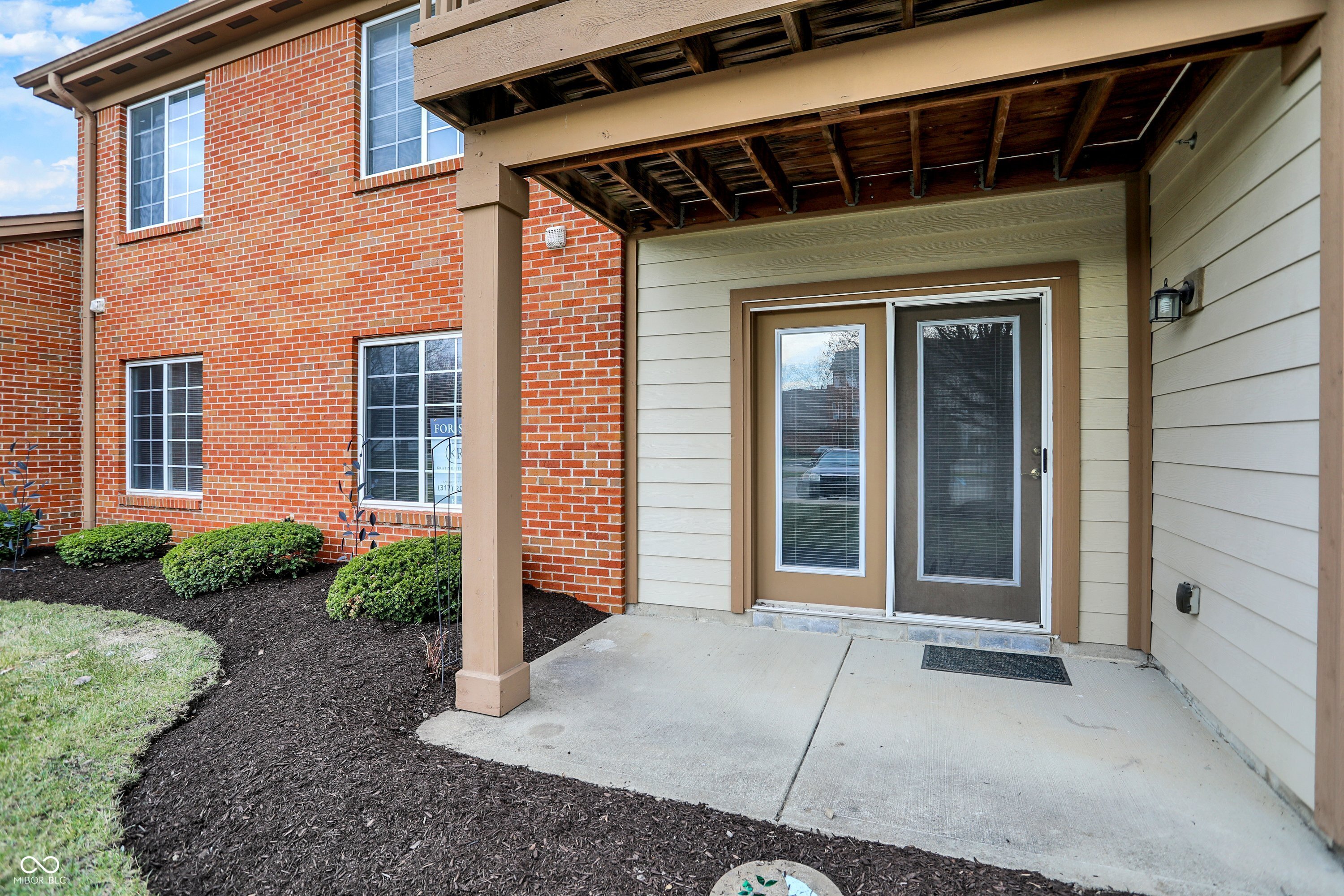 8920 Hunters Creek Drive Unit: 101