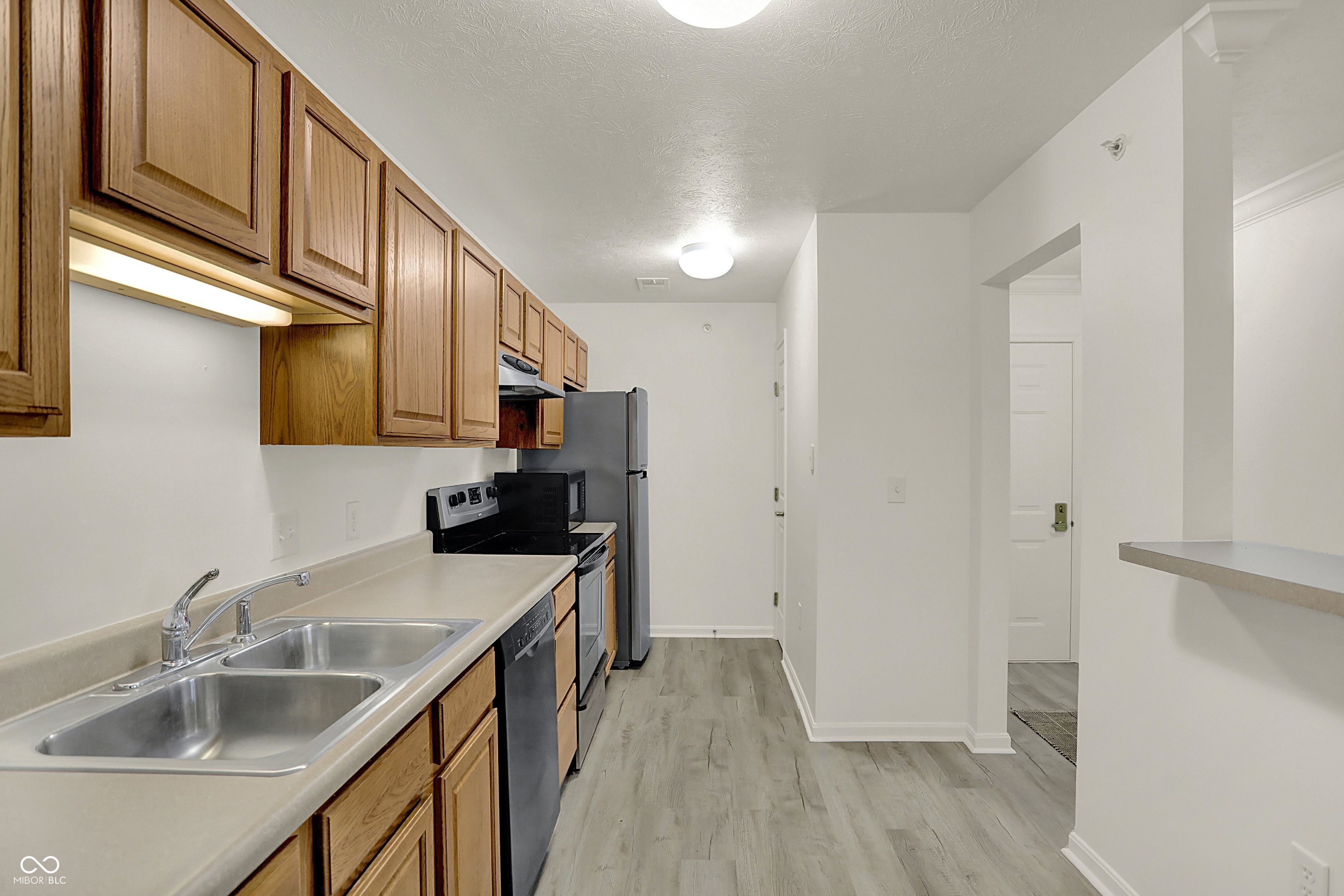 8920 Hunters Creek Drive Unit: 101