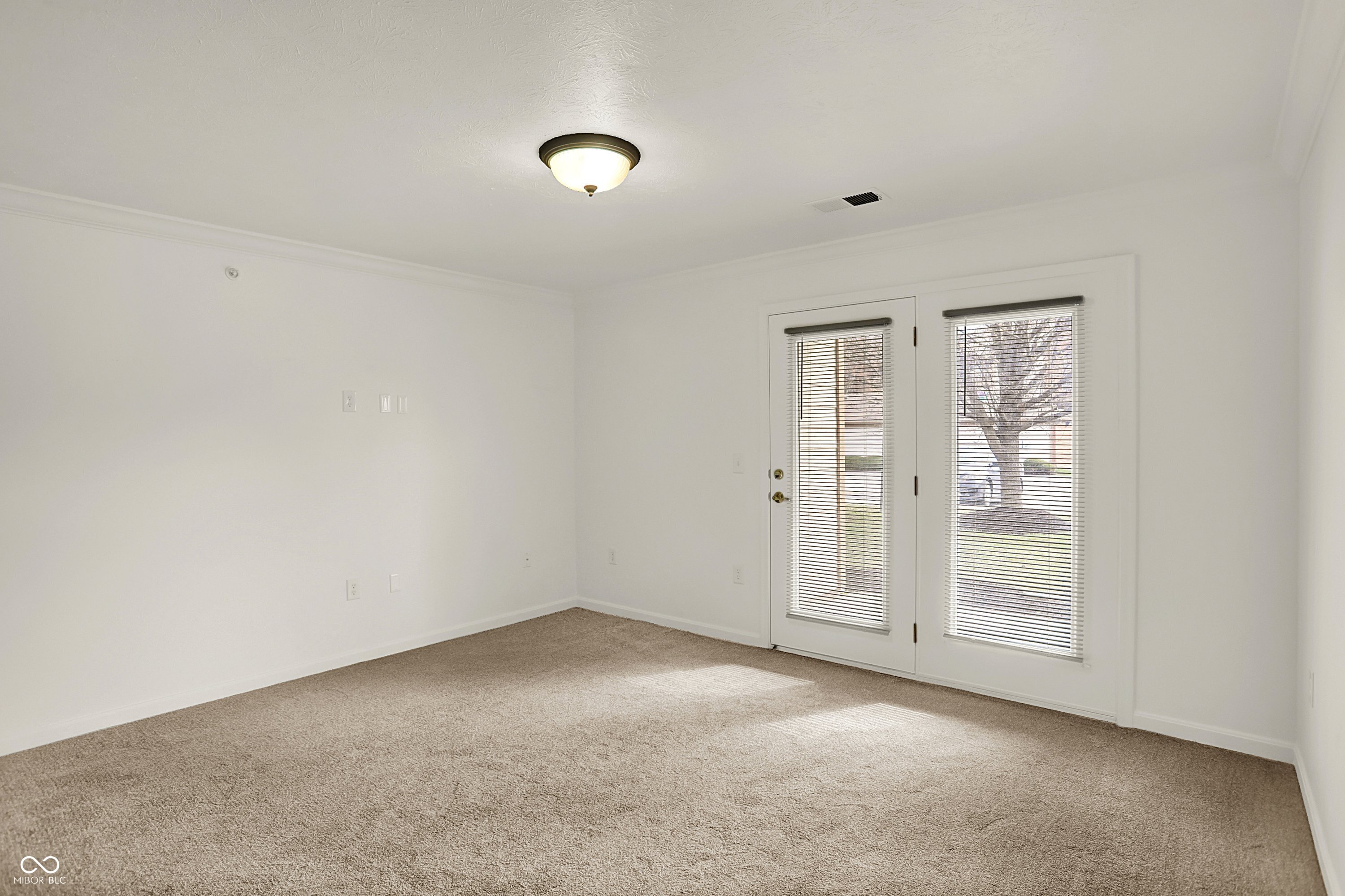 8920 Hunters Creek Drive Unit: 101