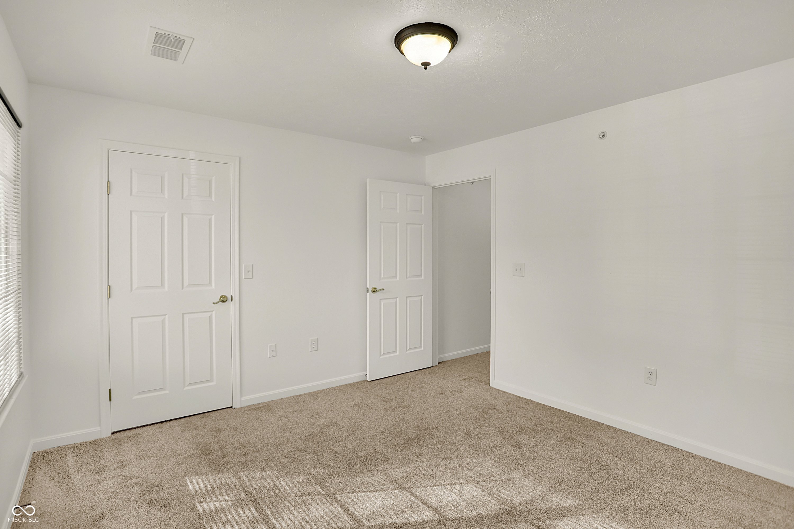 8920 Hunters Creek Drive Unit: 101