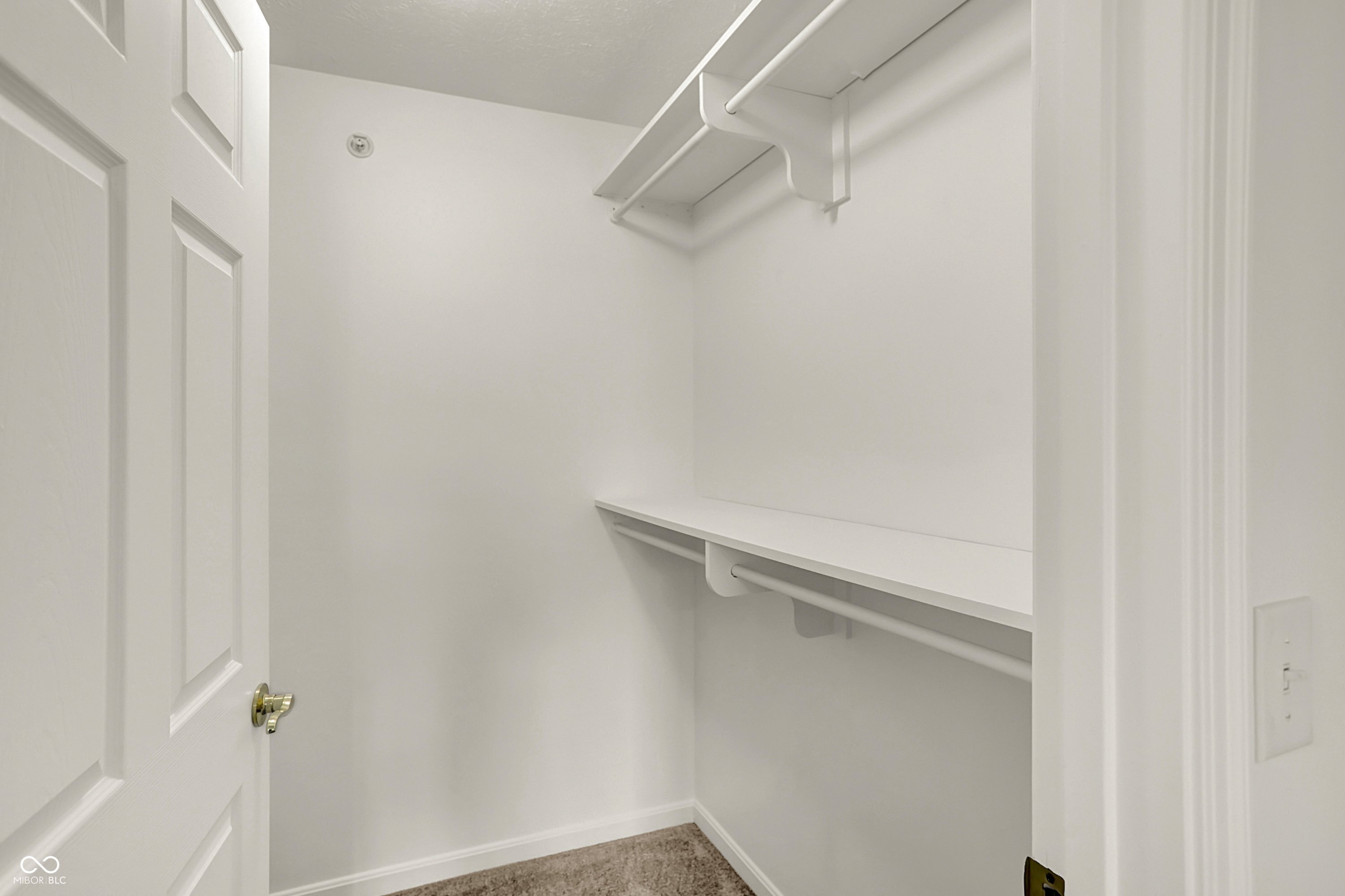 8920 Hunters Creek Drive Unit: 101