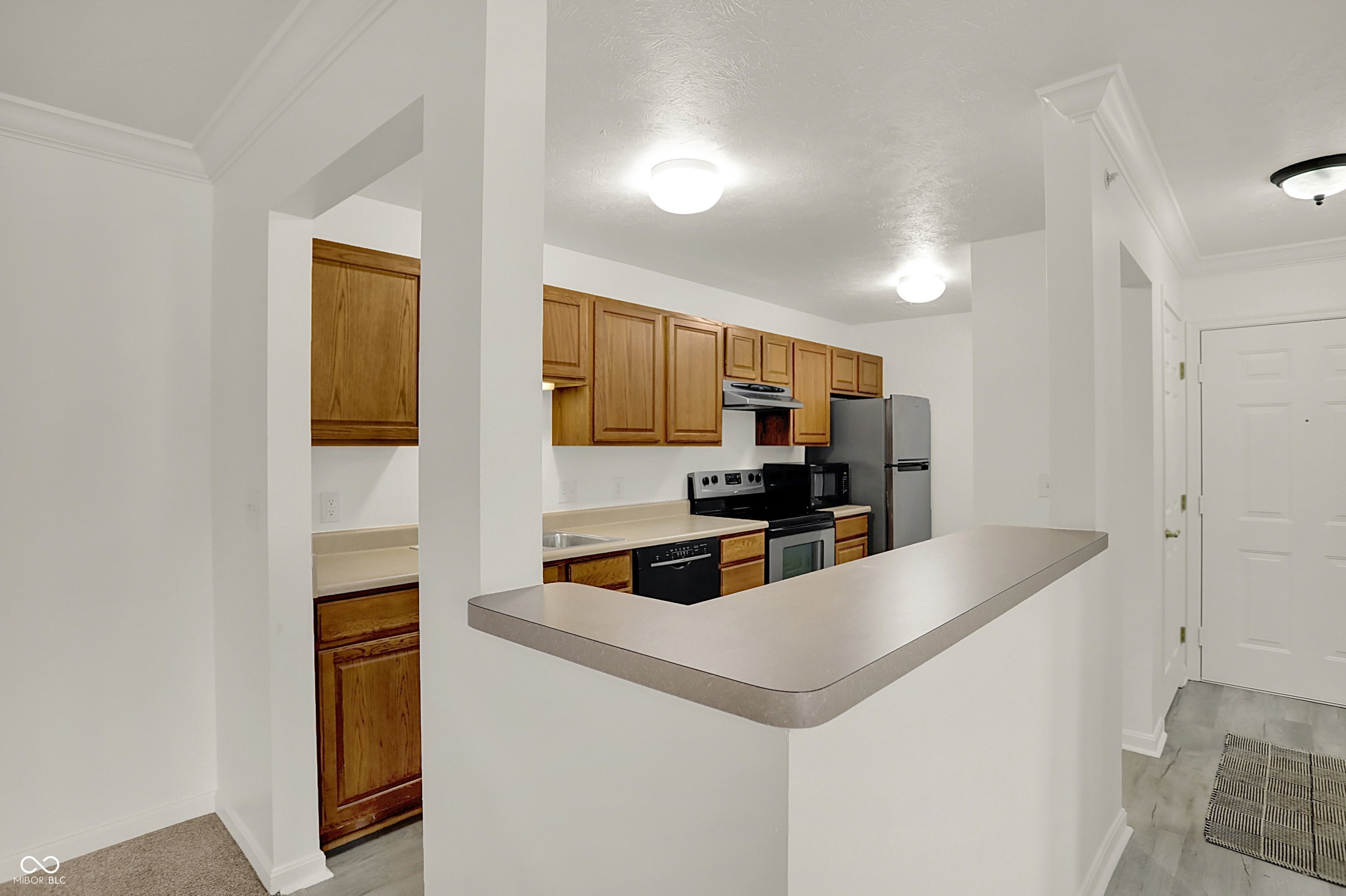 8920 Hunters Creek Drive Unit: 101