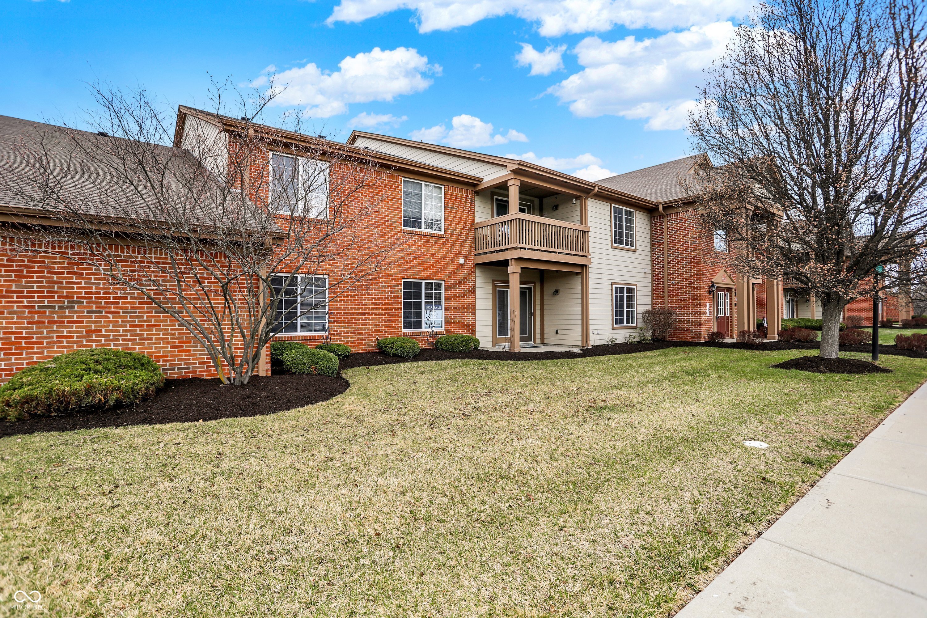 8920 Hunters Creek Drive Unit: 101