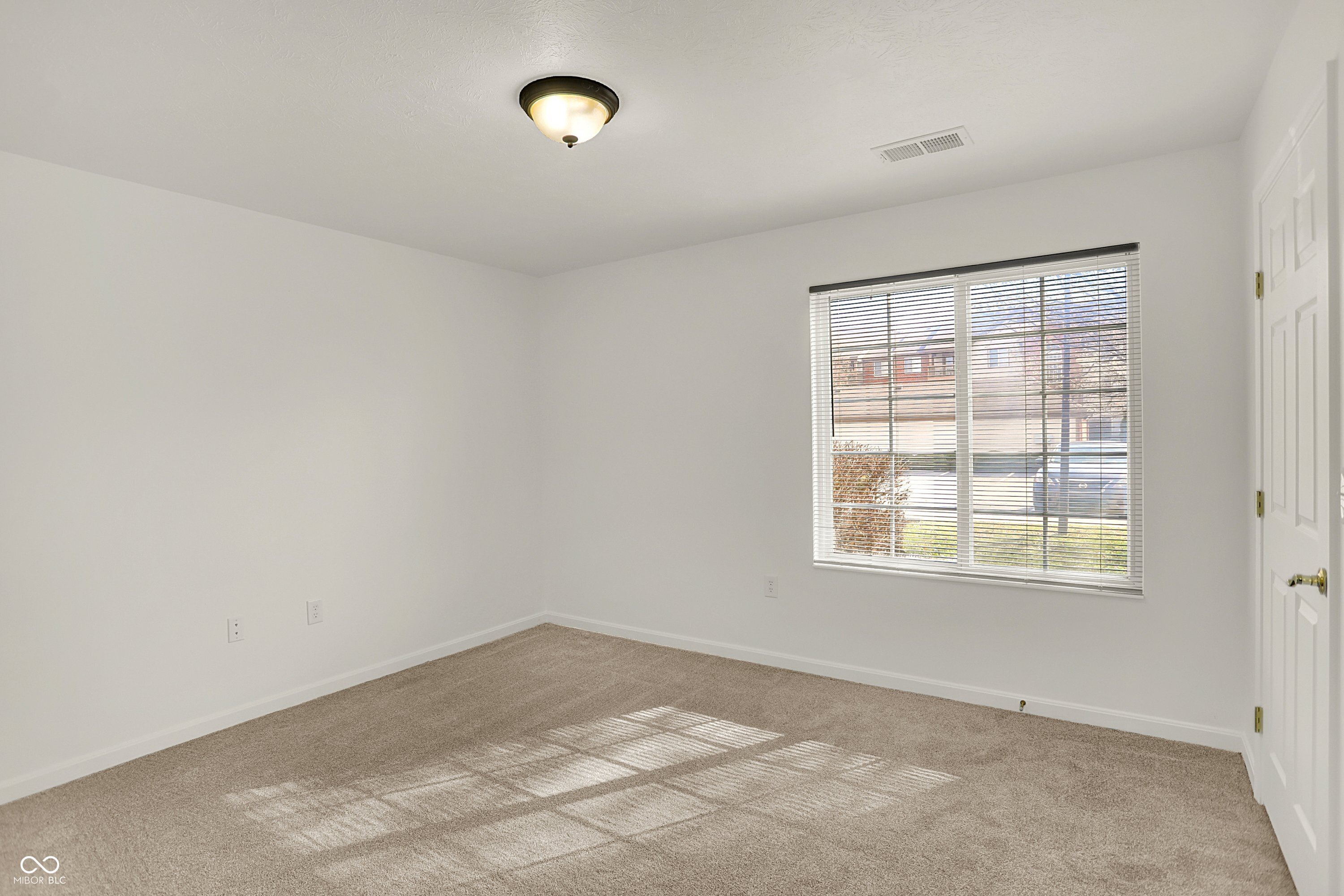 8920 Hunters Creek Drive Unit: 101