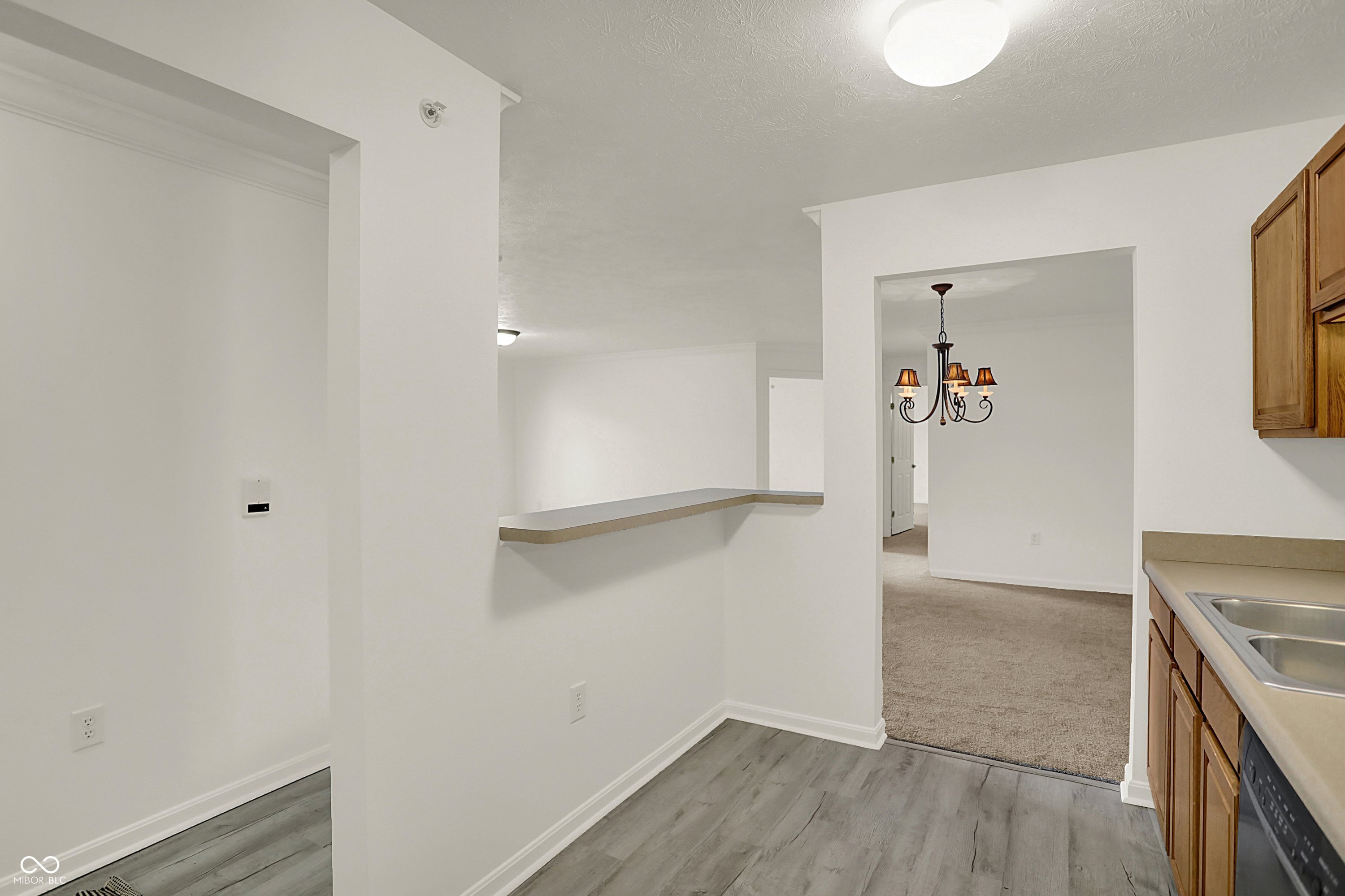 8920 Hunters Creek Drive Unit: 101