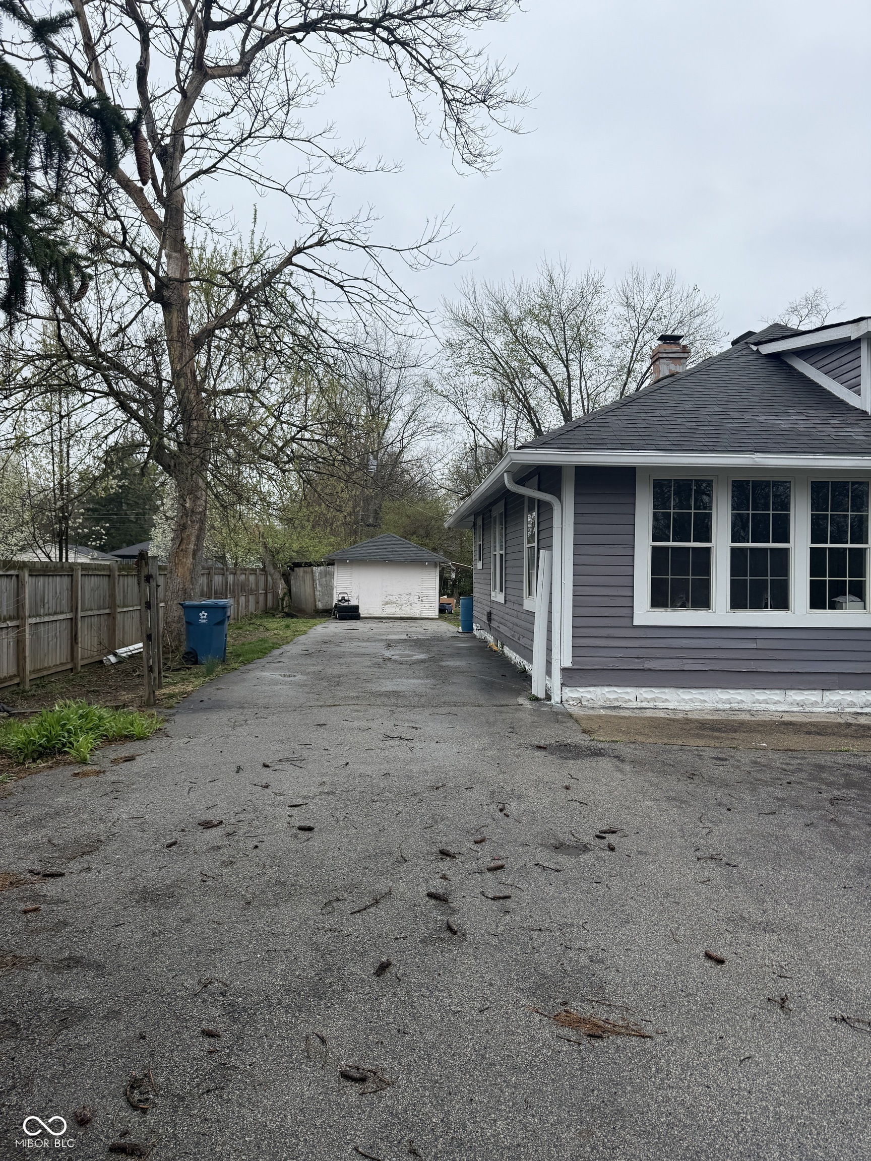 2124 W 64th Street