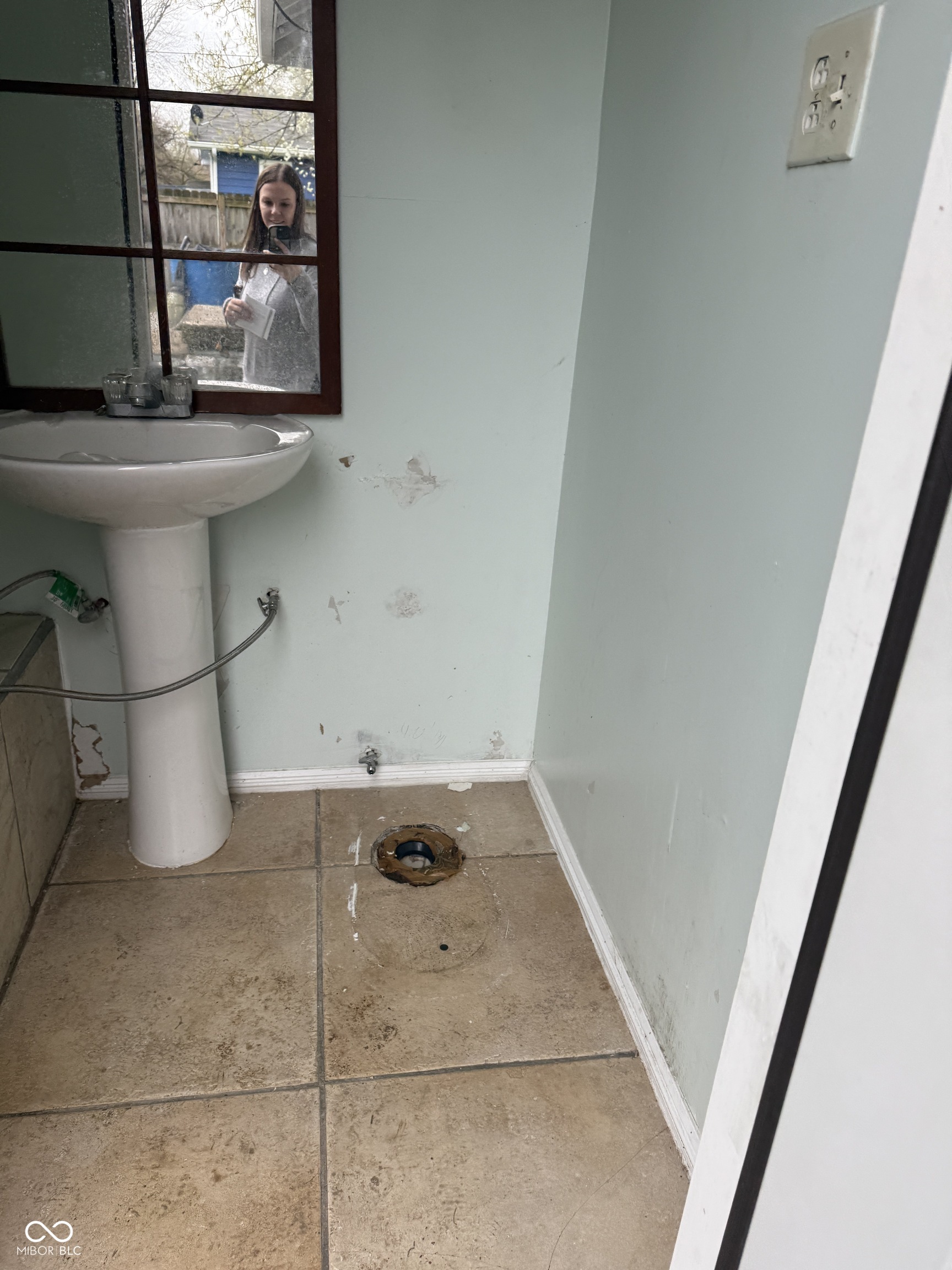 2124 W 64th Street