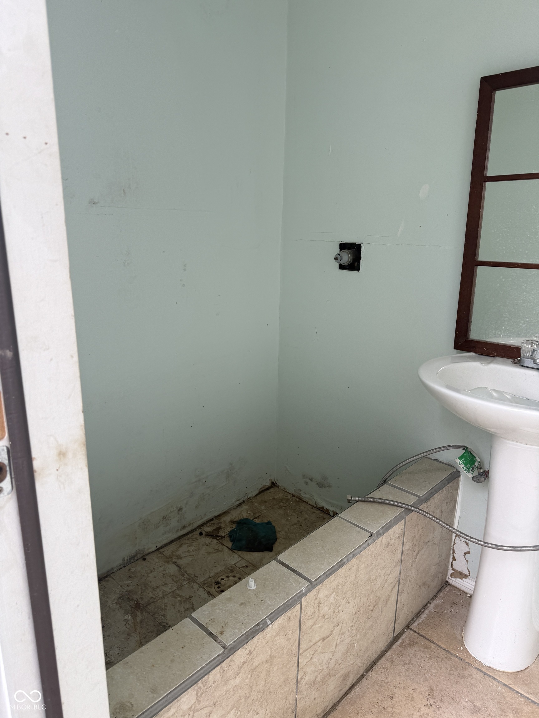 2124 W 64th Street