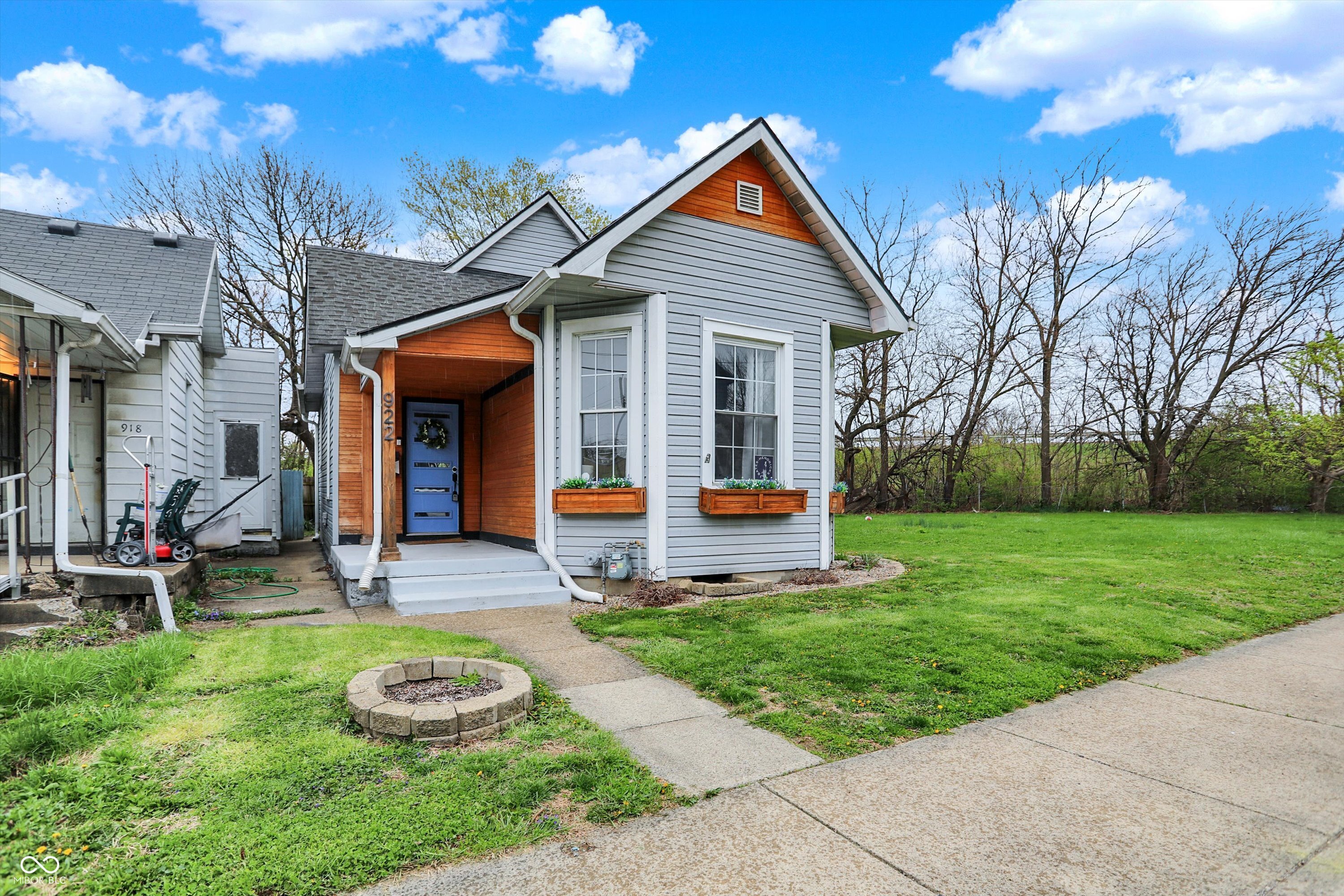 922 Cottage Avenue