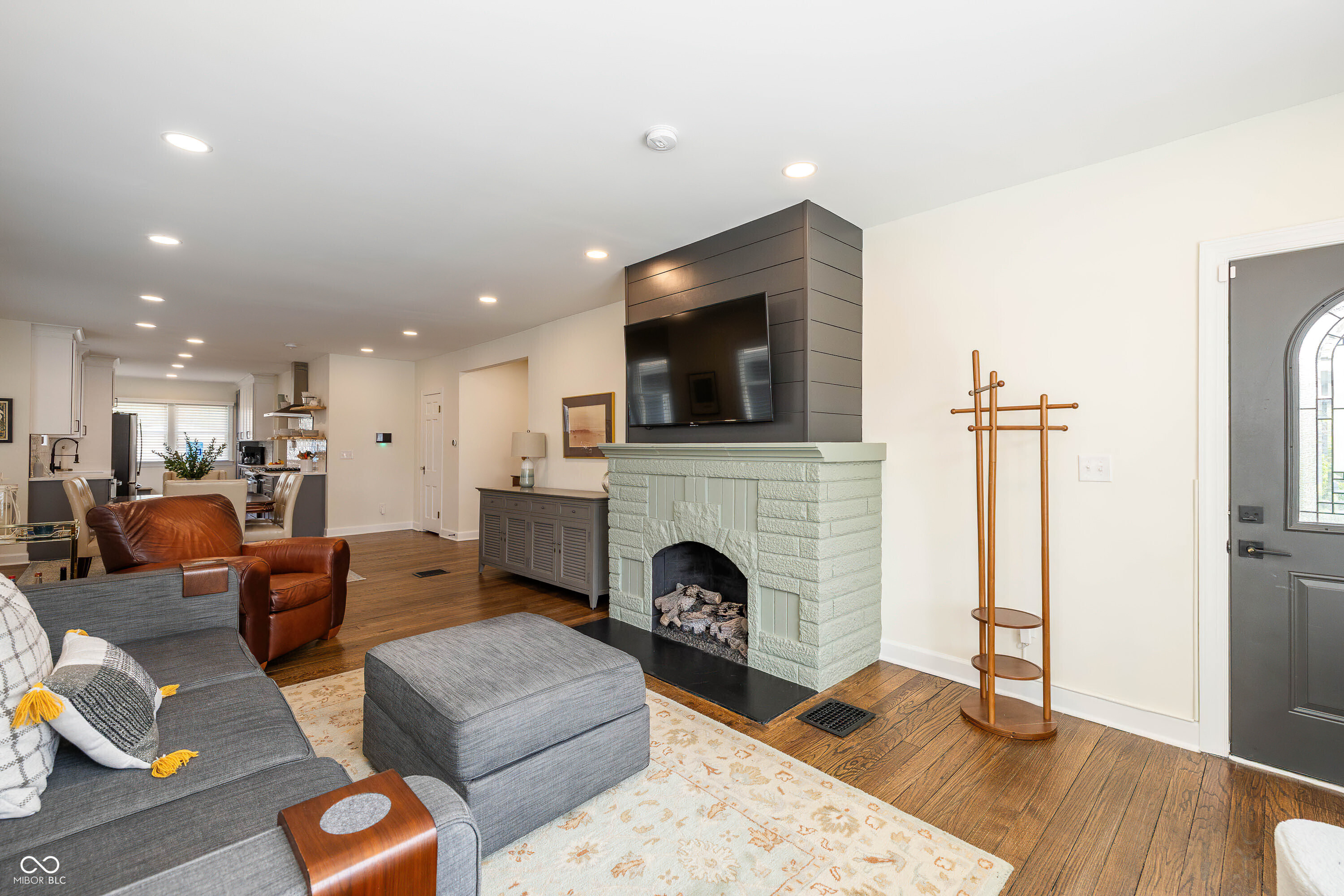 402 E 46th Street