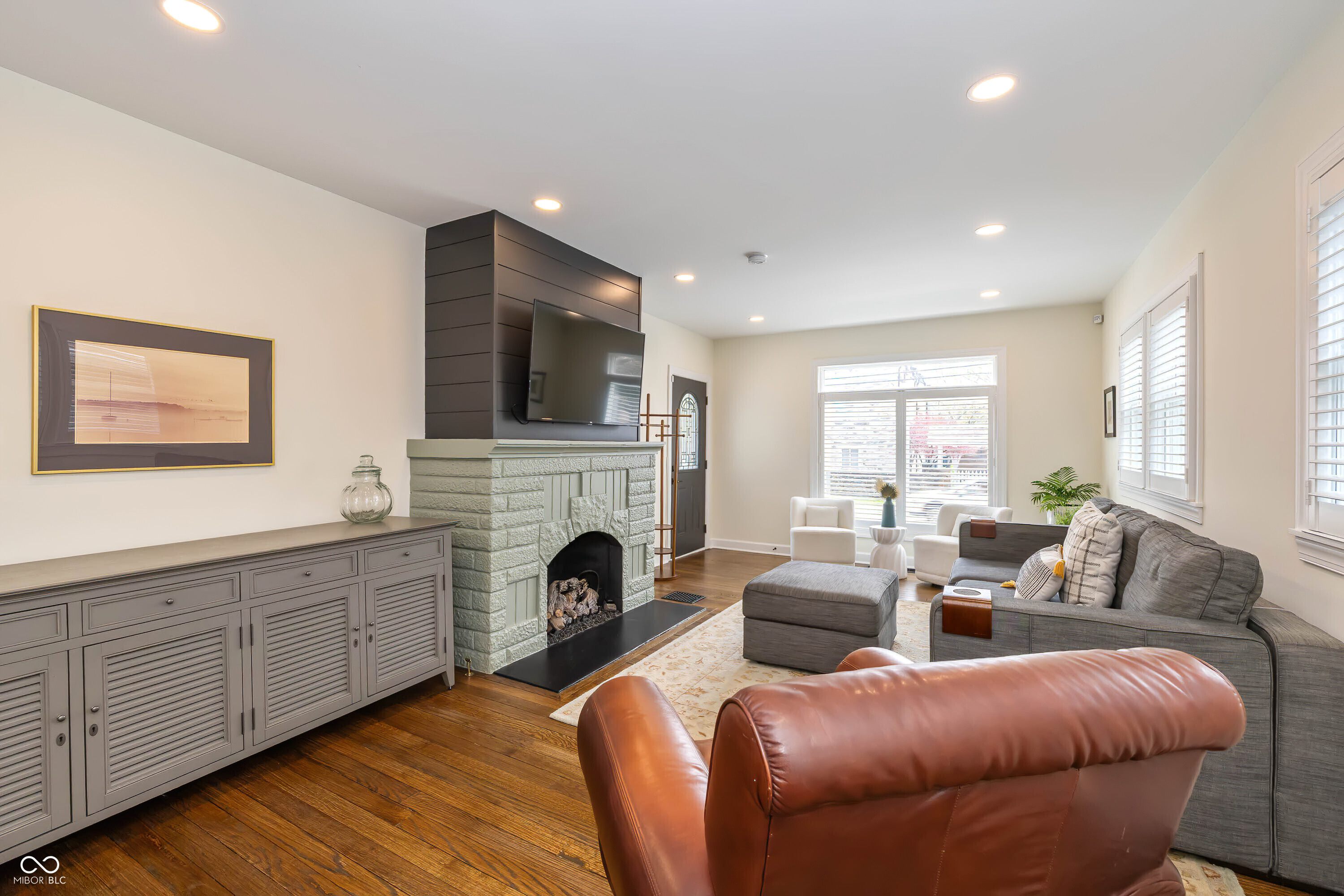 402 E 46th Street