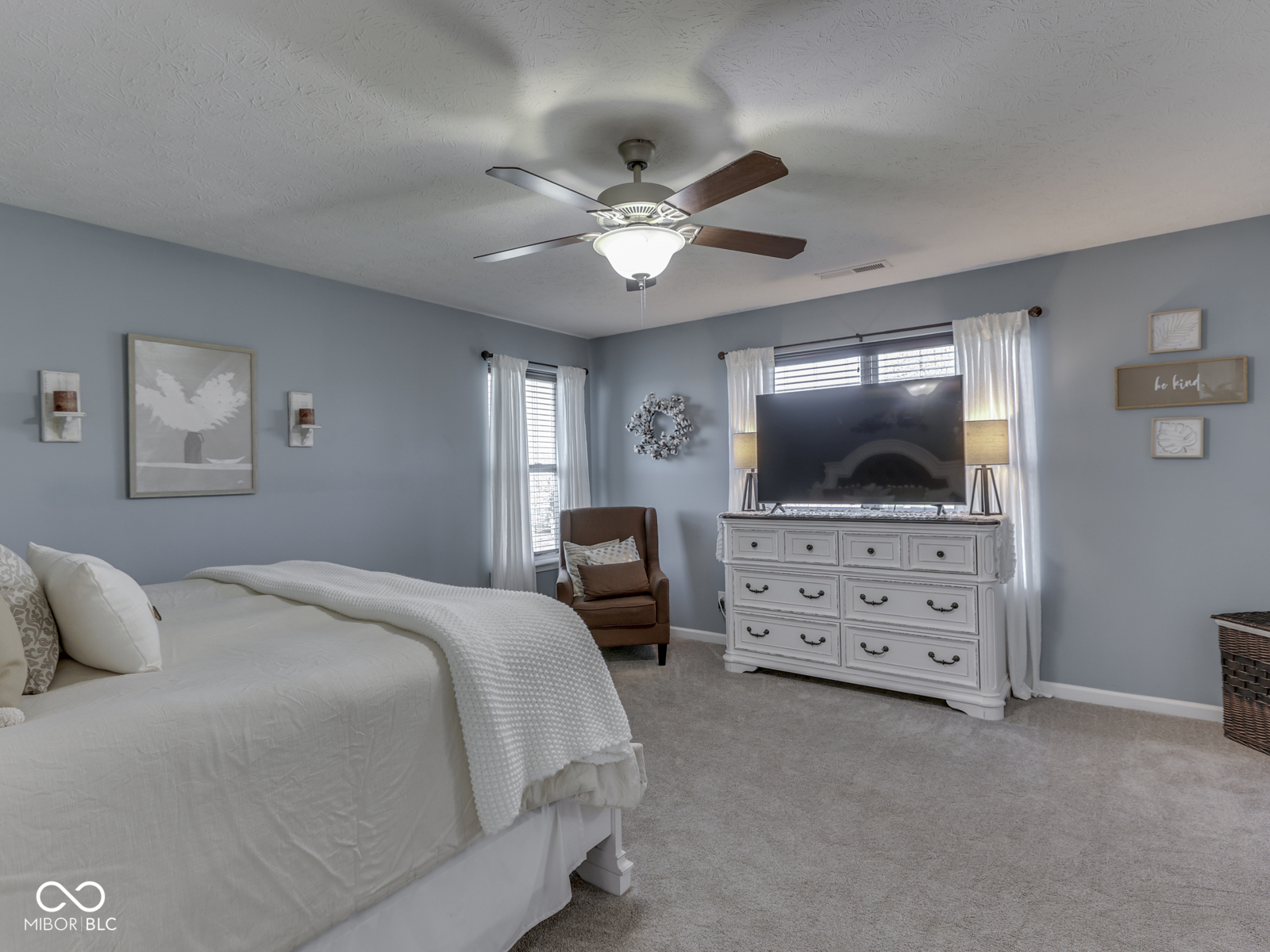 8926 New Heritage Court