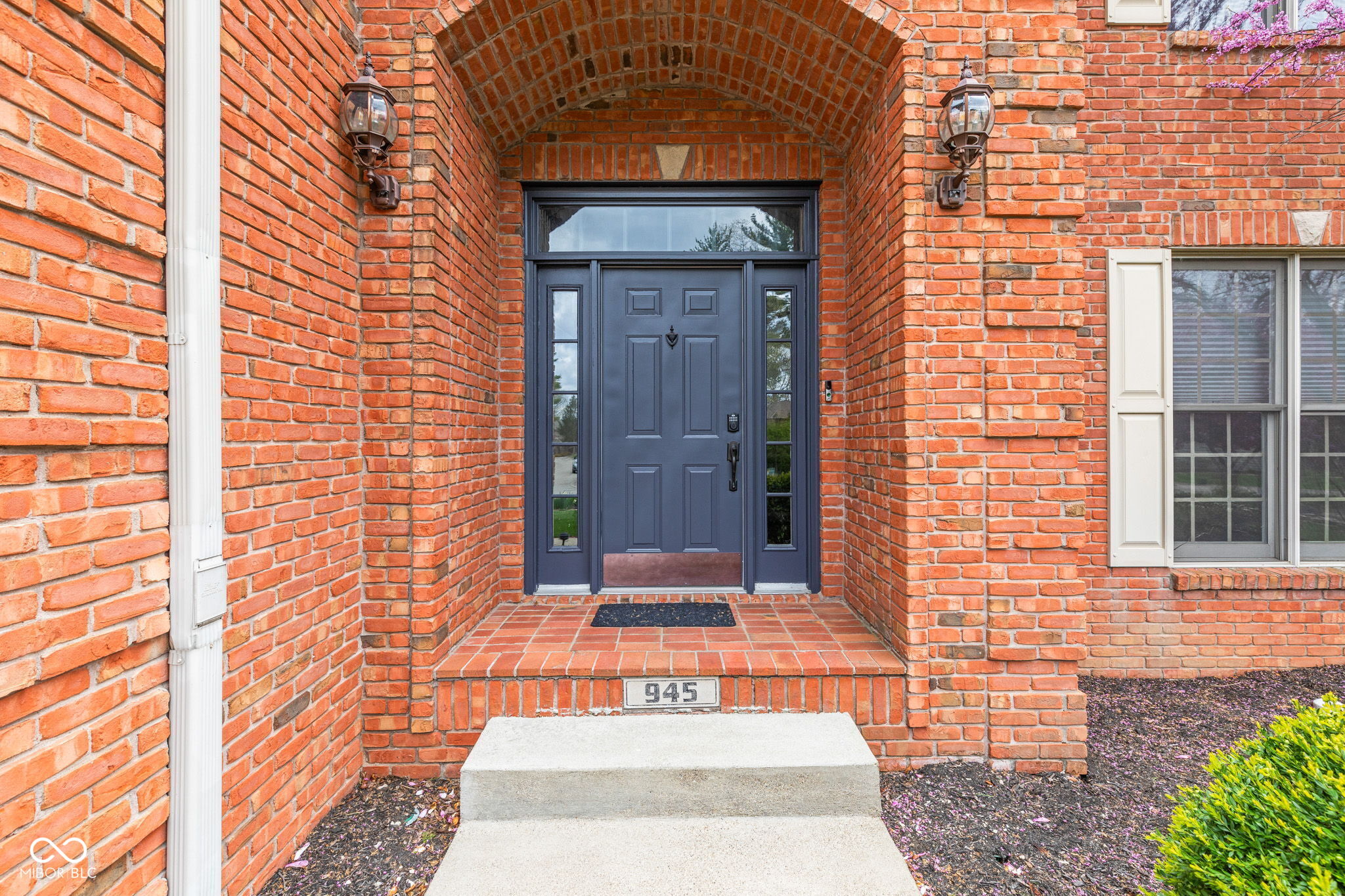 945 Baywood Court