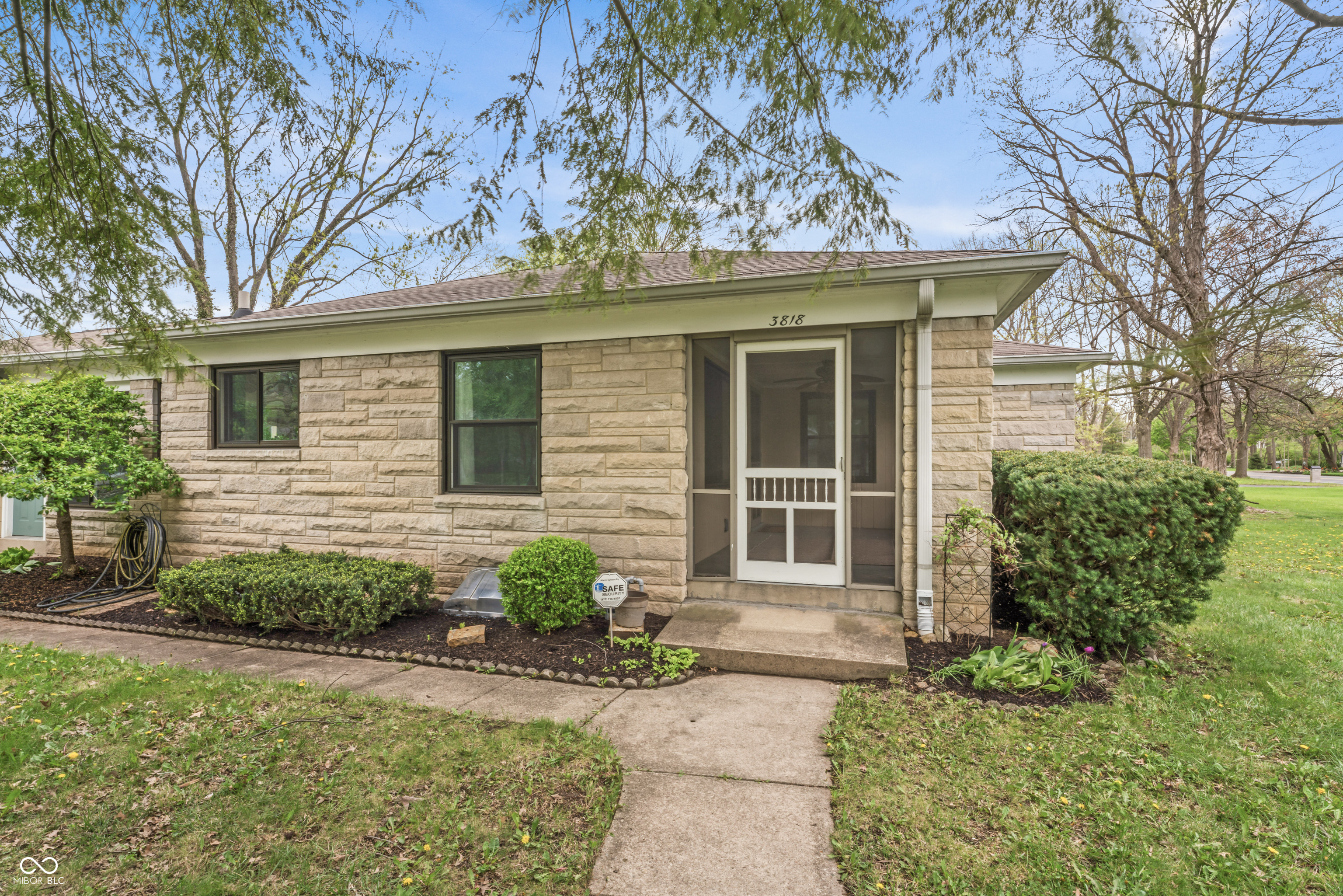 3818 Kessler Boulevard East Drive