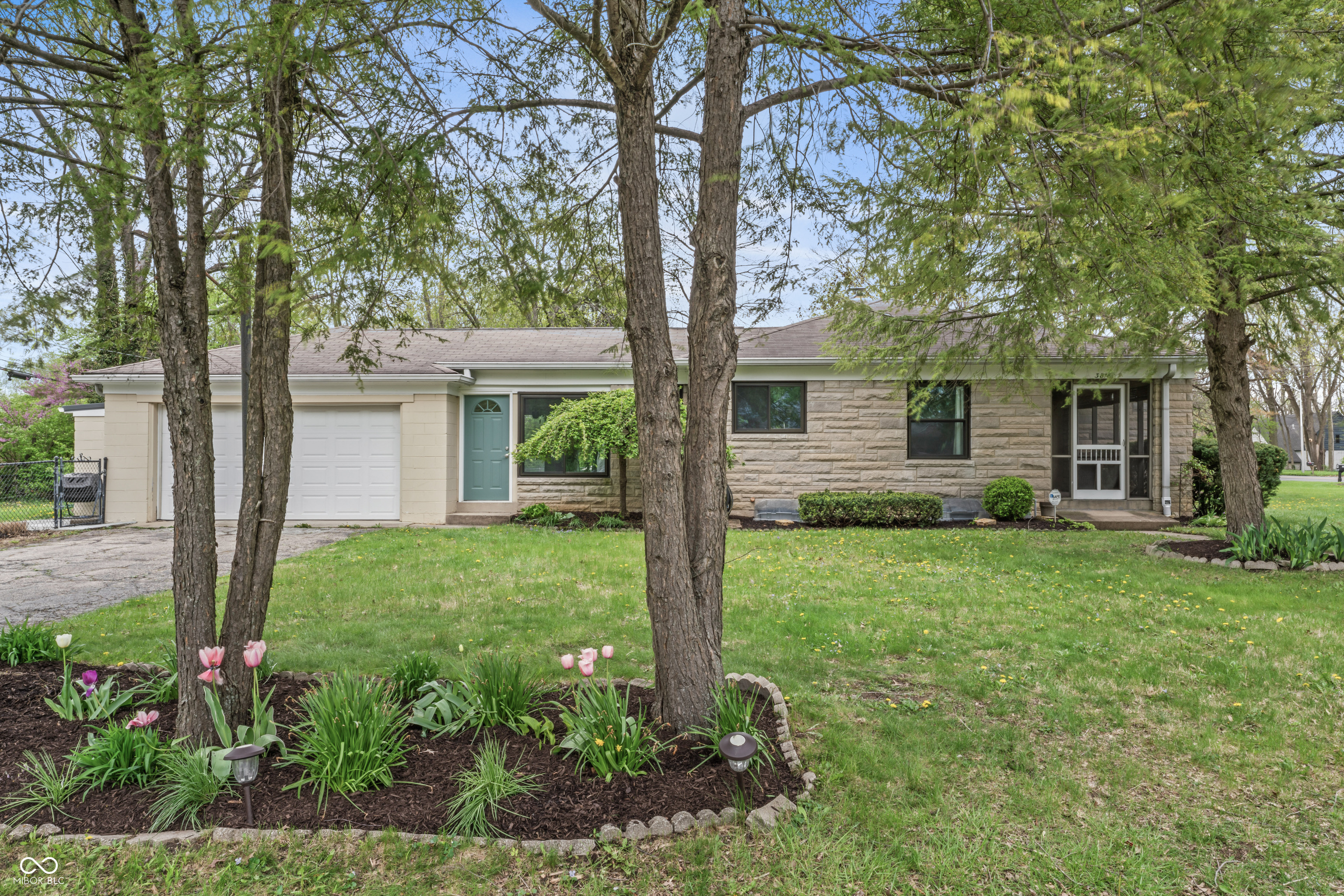 3818 Kessler Boulevard East Drive