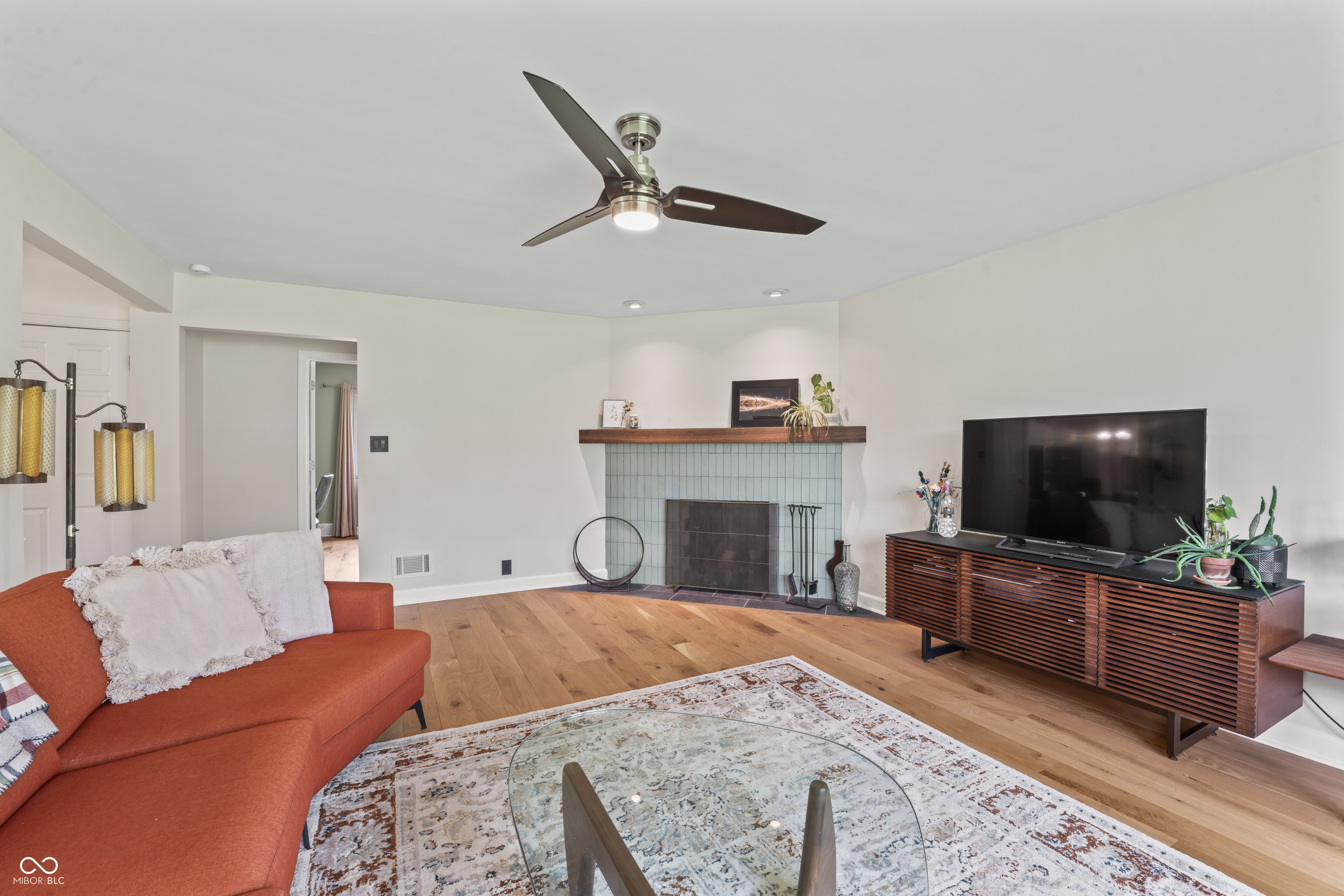 3818 Kessler Boulevard East Drive