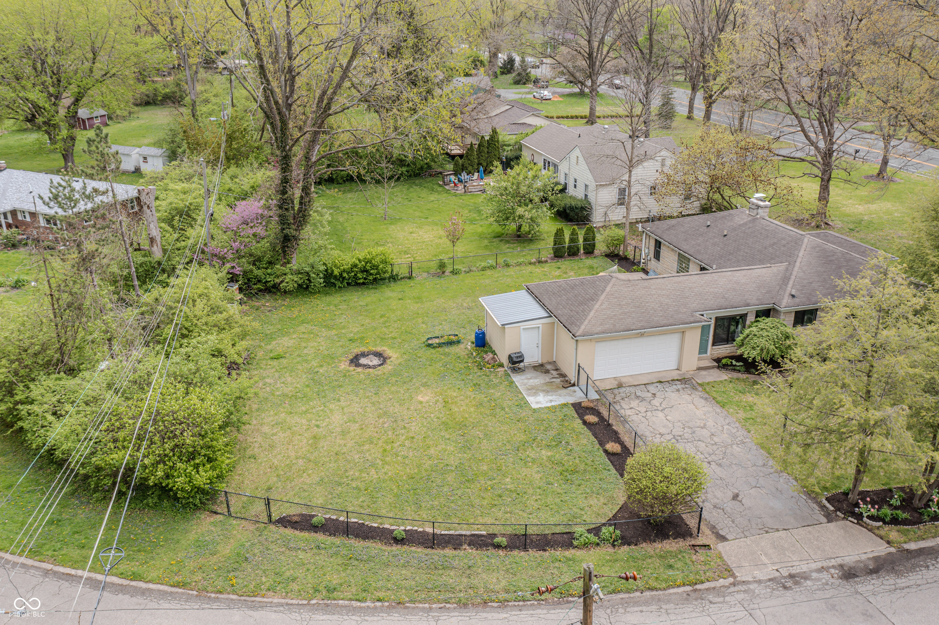 3818 Kessler Boulevard East Drive