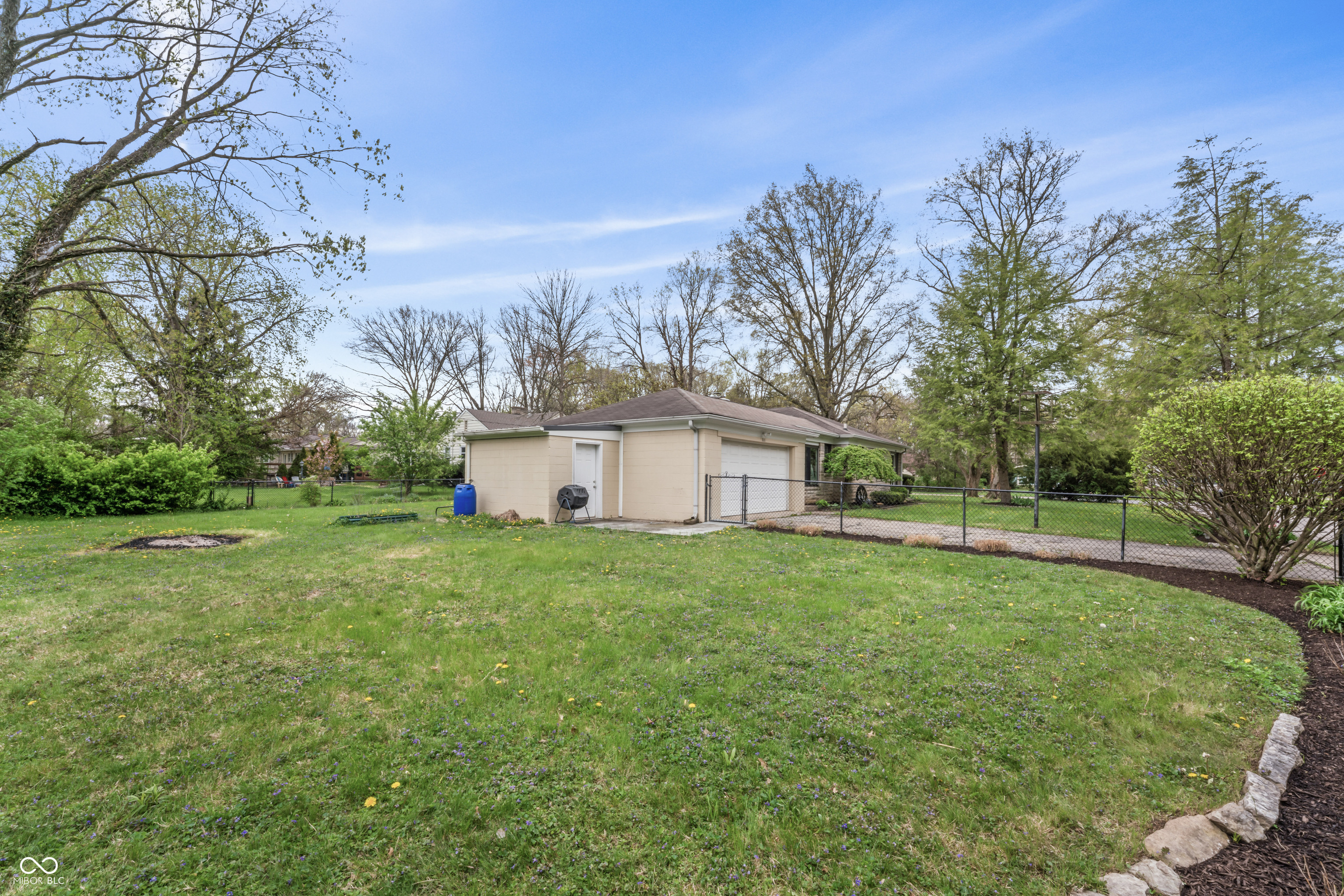 3818 Kessler Boulevard East Drive