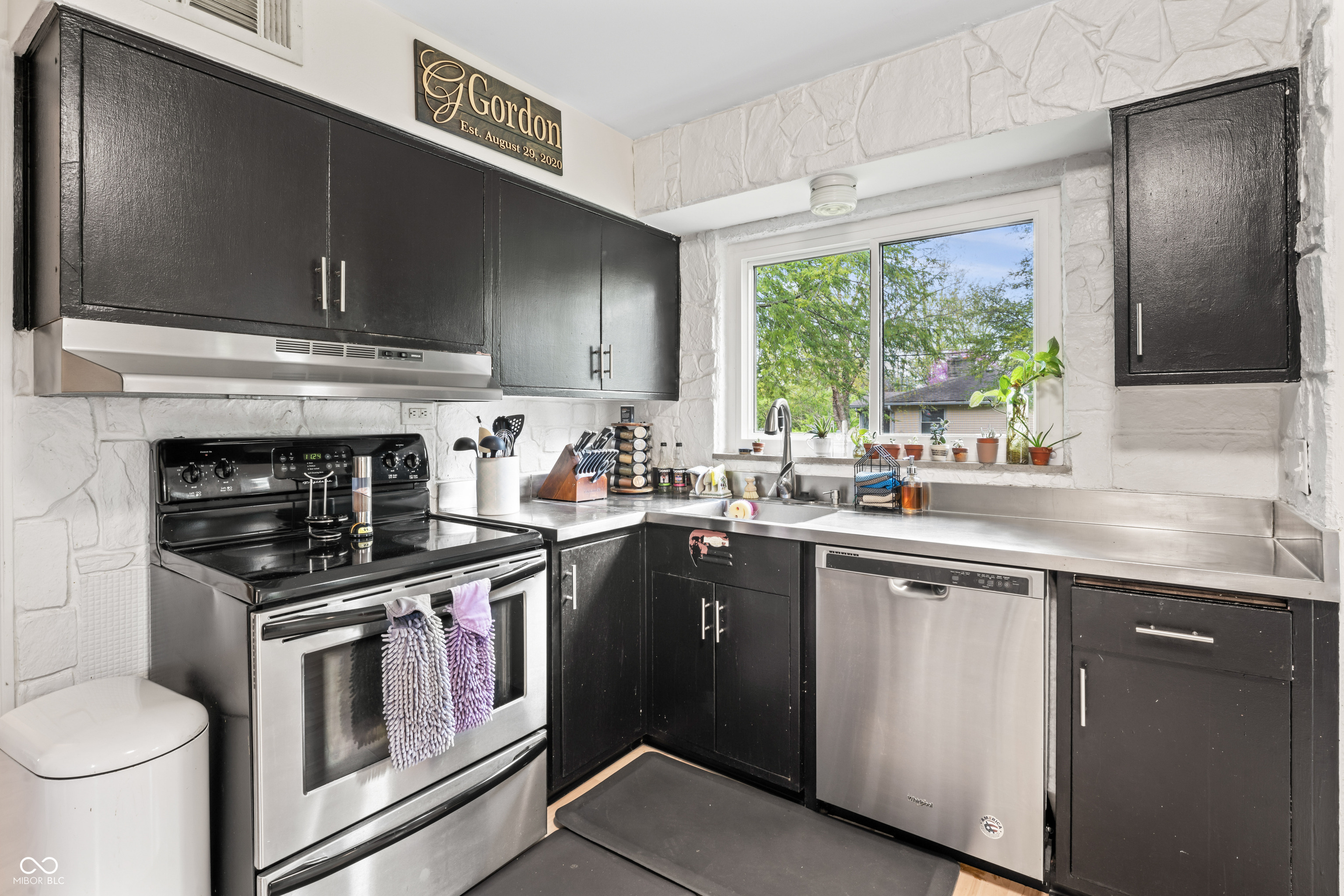 3818 Kessler Boulevard East Drive