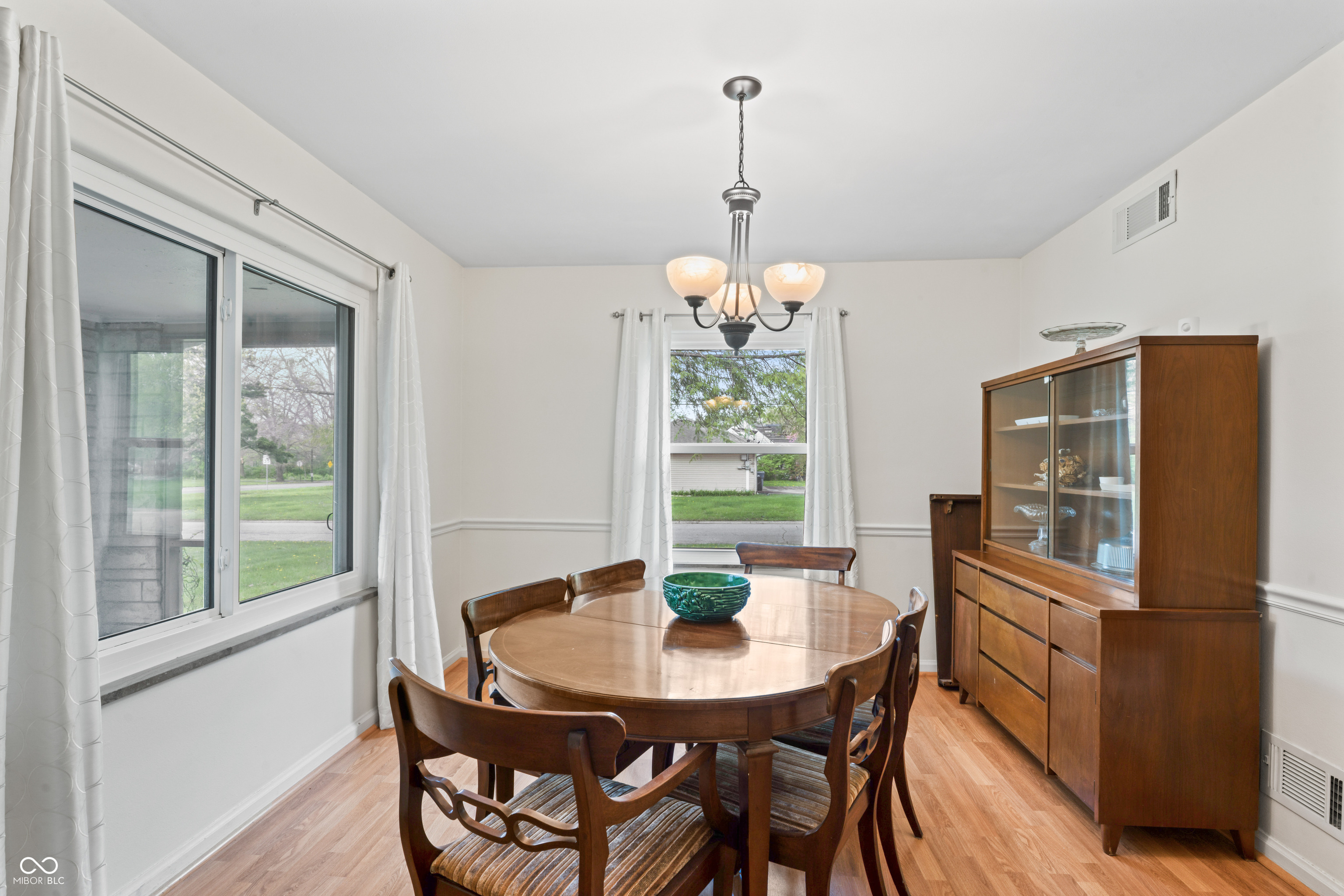 3818 Kessler Boulevard East Drive