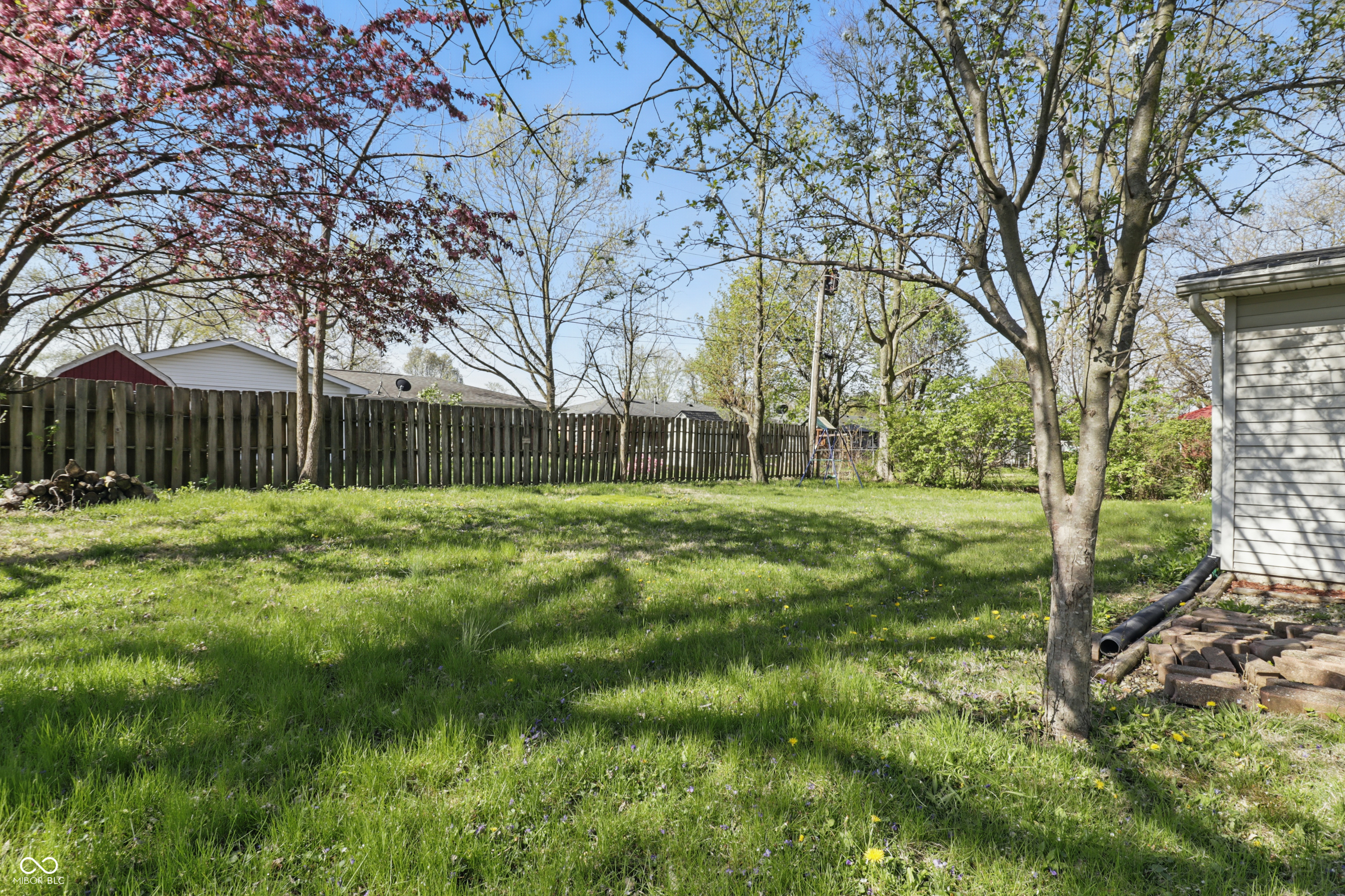 303 W 7th Street