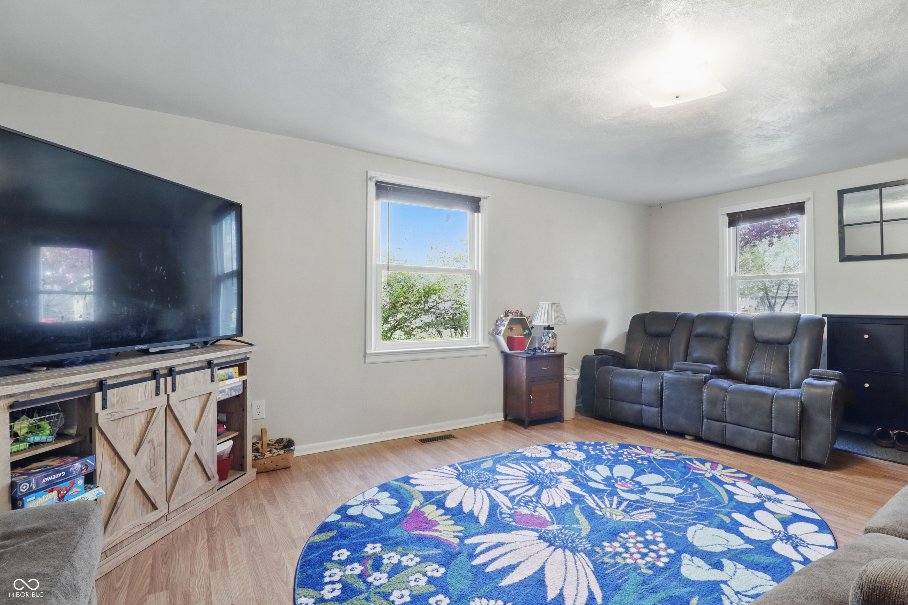 303 W 7th Street