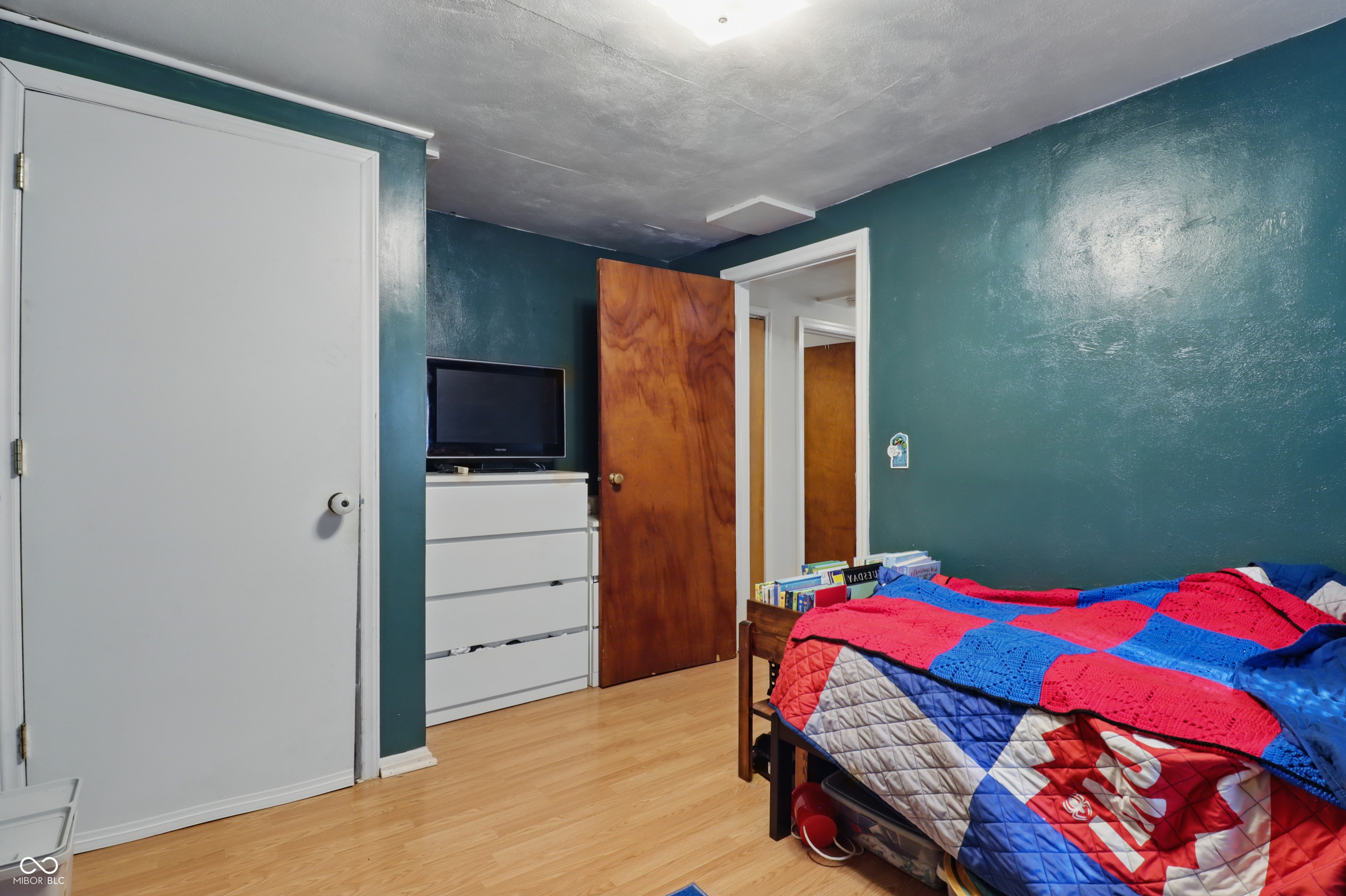 303 W 7th Street