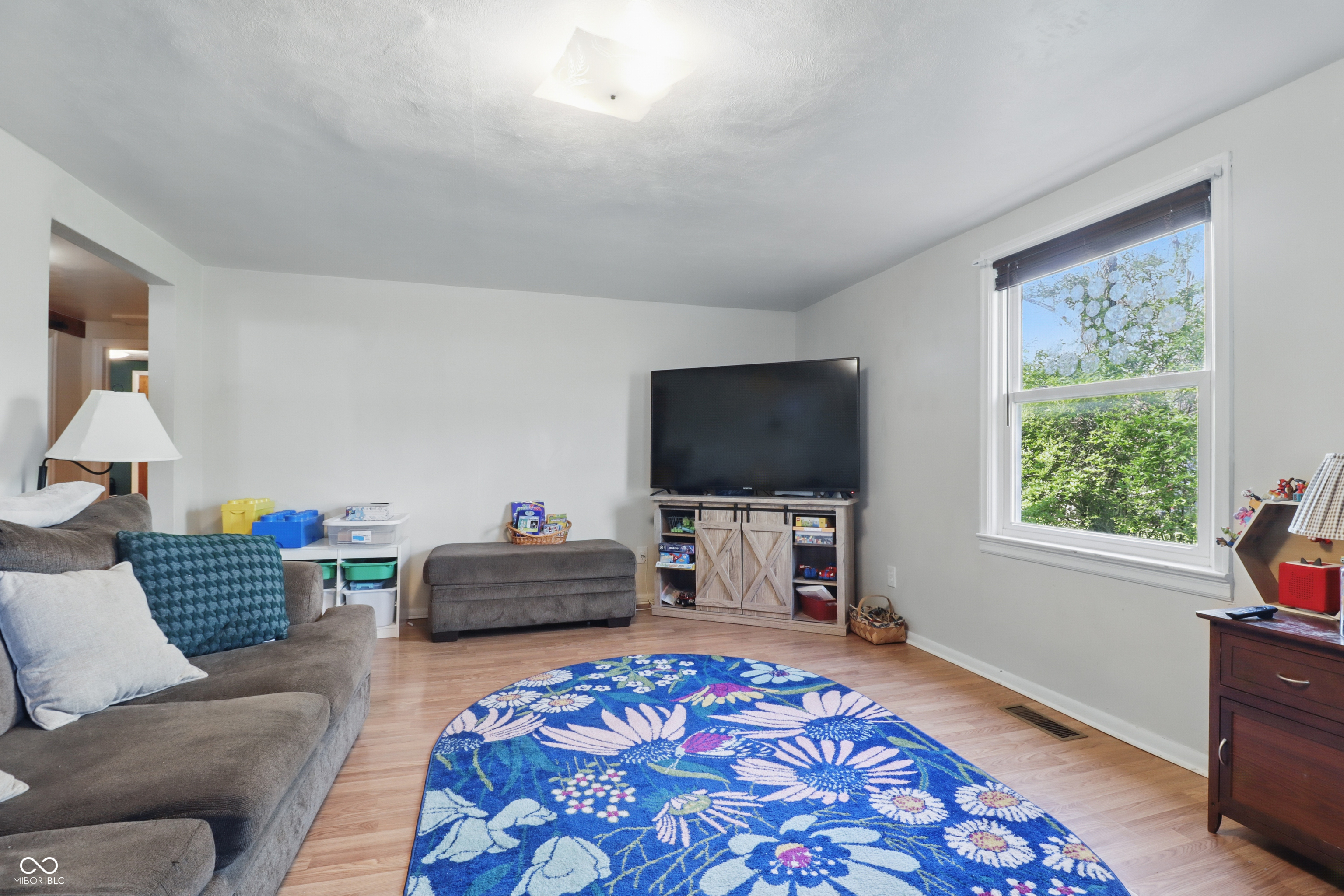 303 W 7th Street