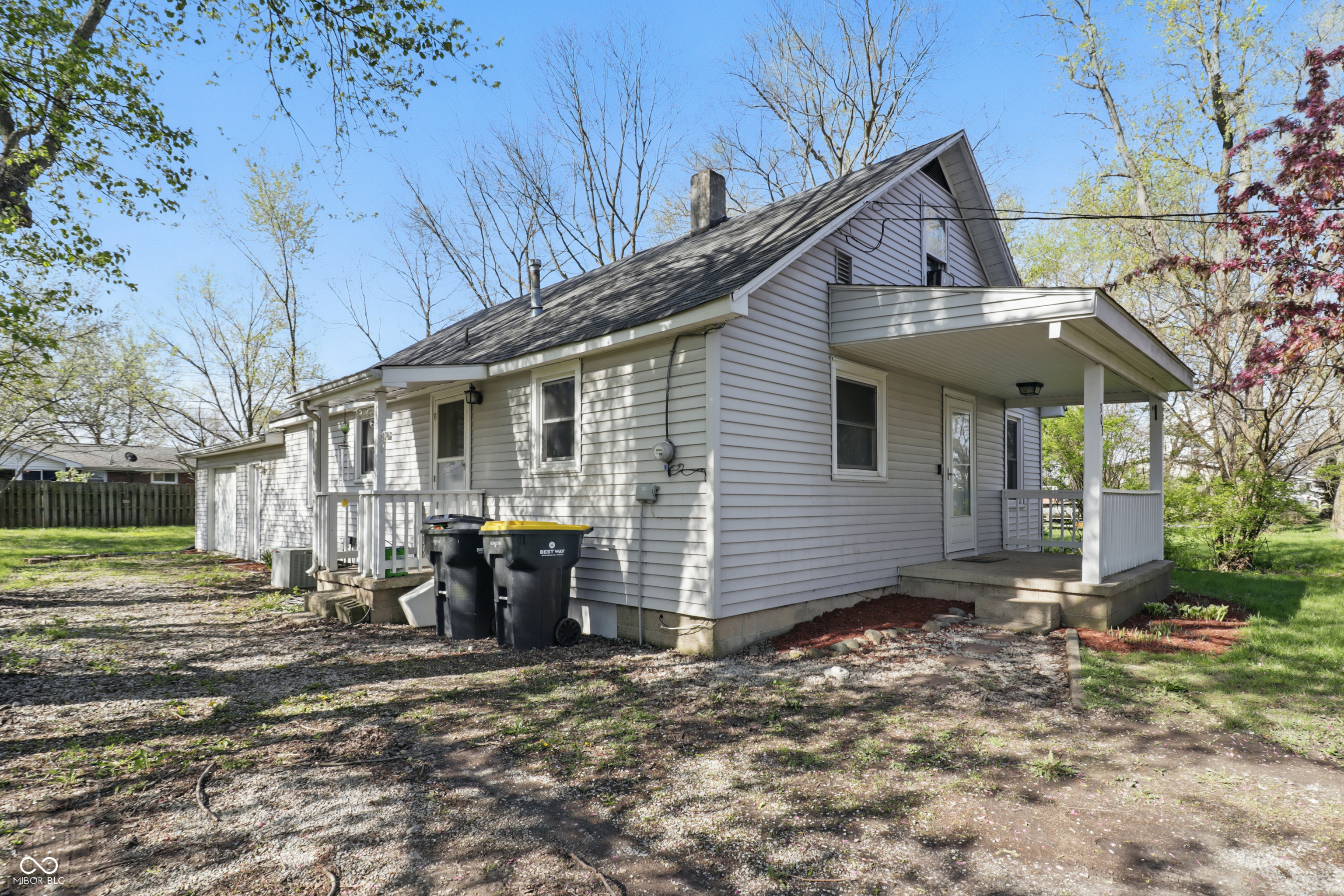 303 W 7th Street