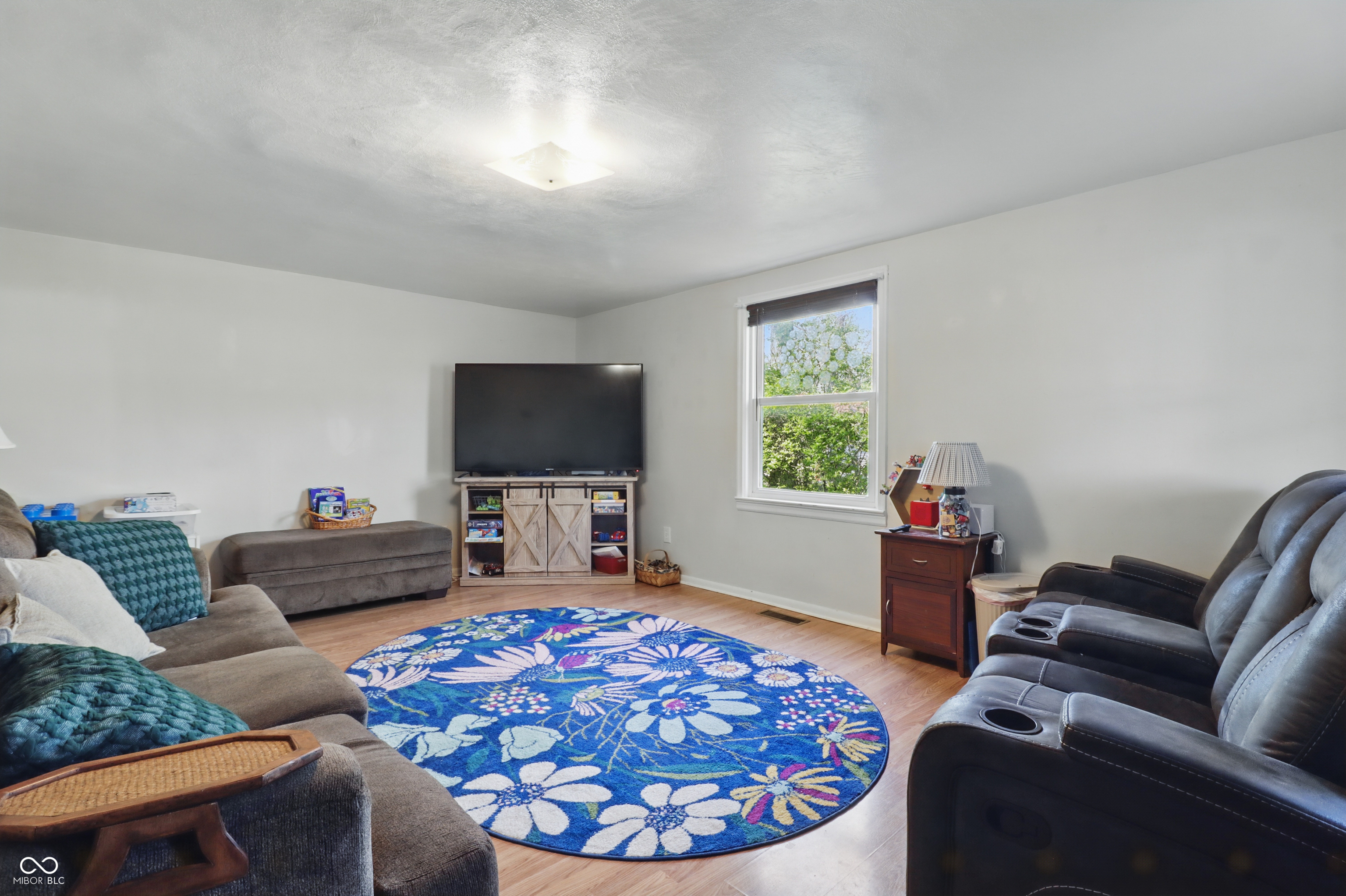 303 W 7th Street