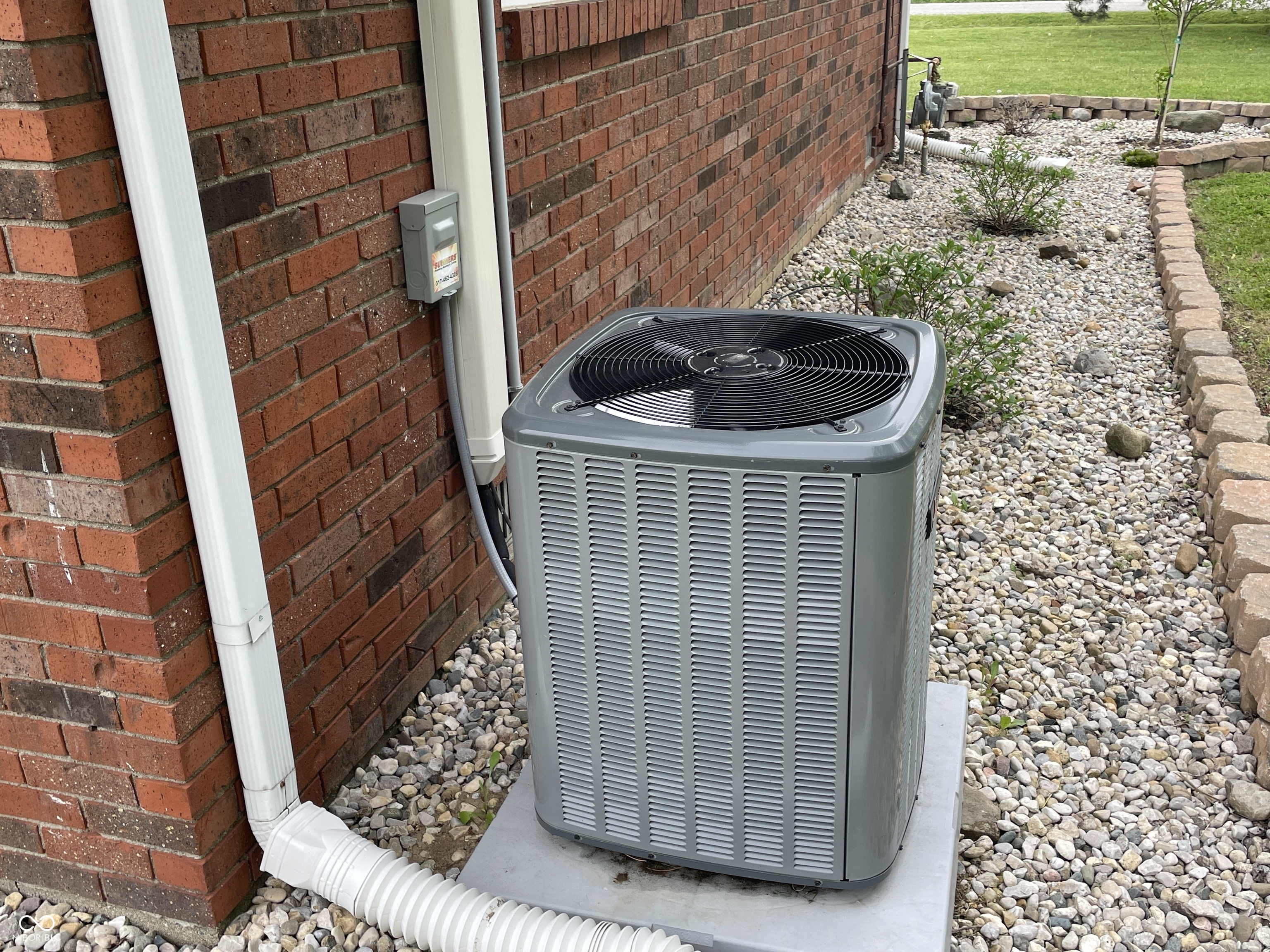 247 N 150 W