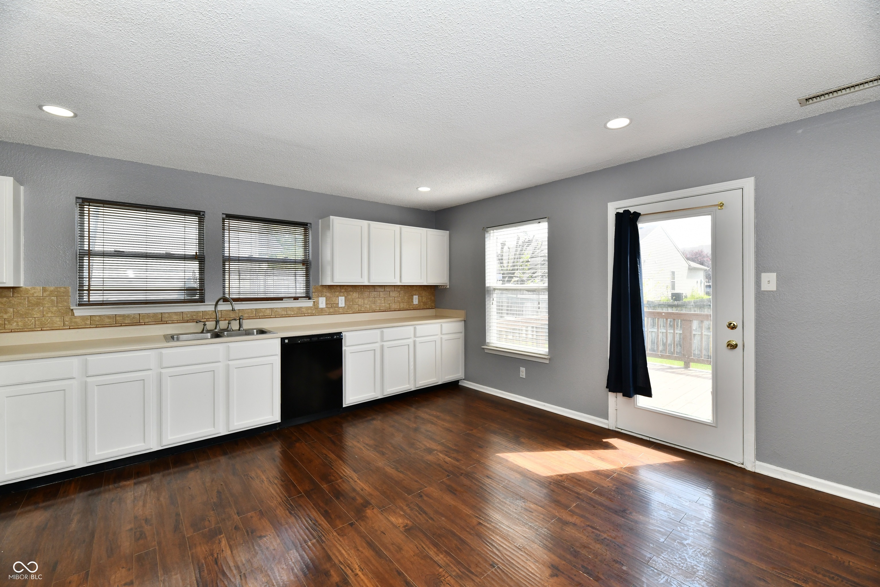 5005 Whisenand Drive