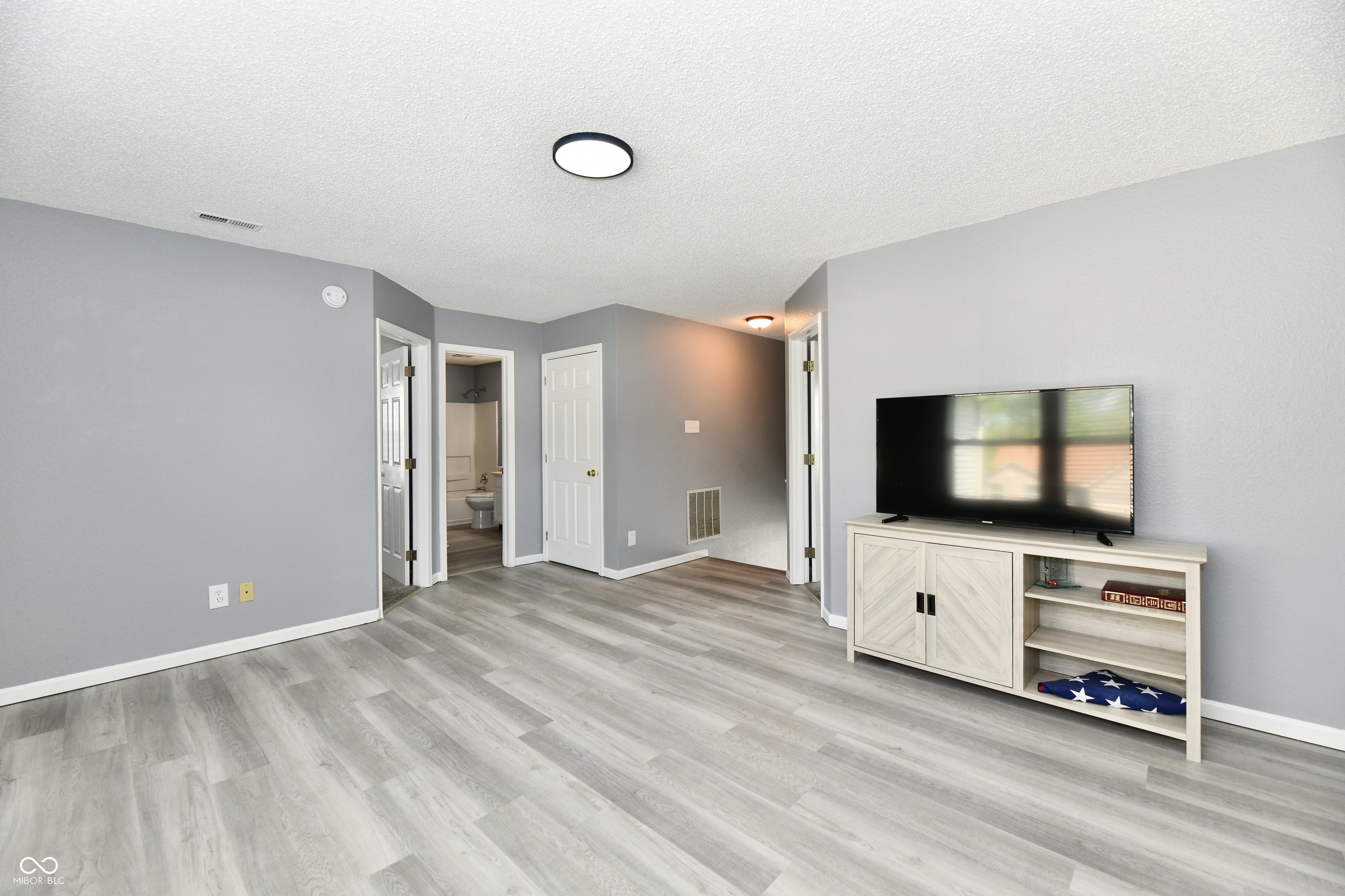 5005 Whisenand Drive