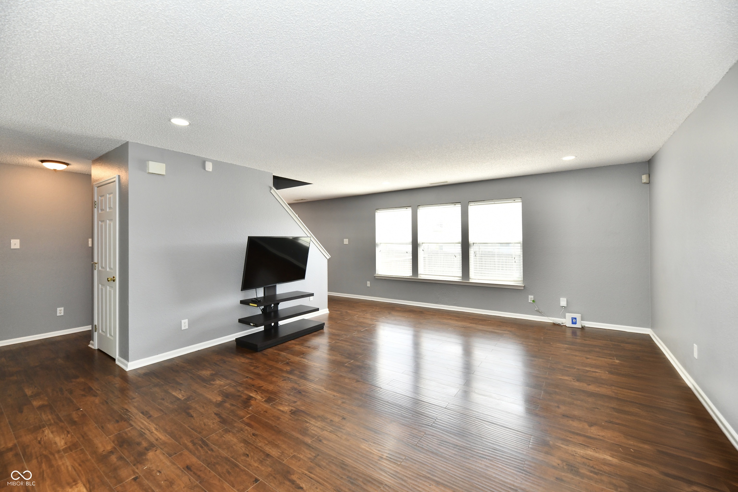 5005 Whisenand Drive