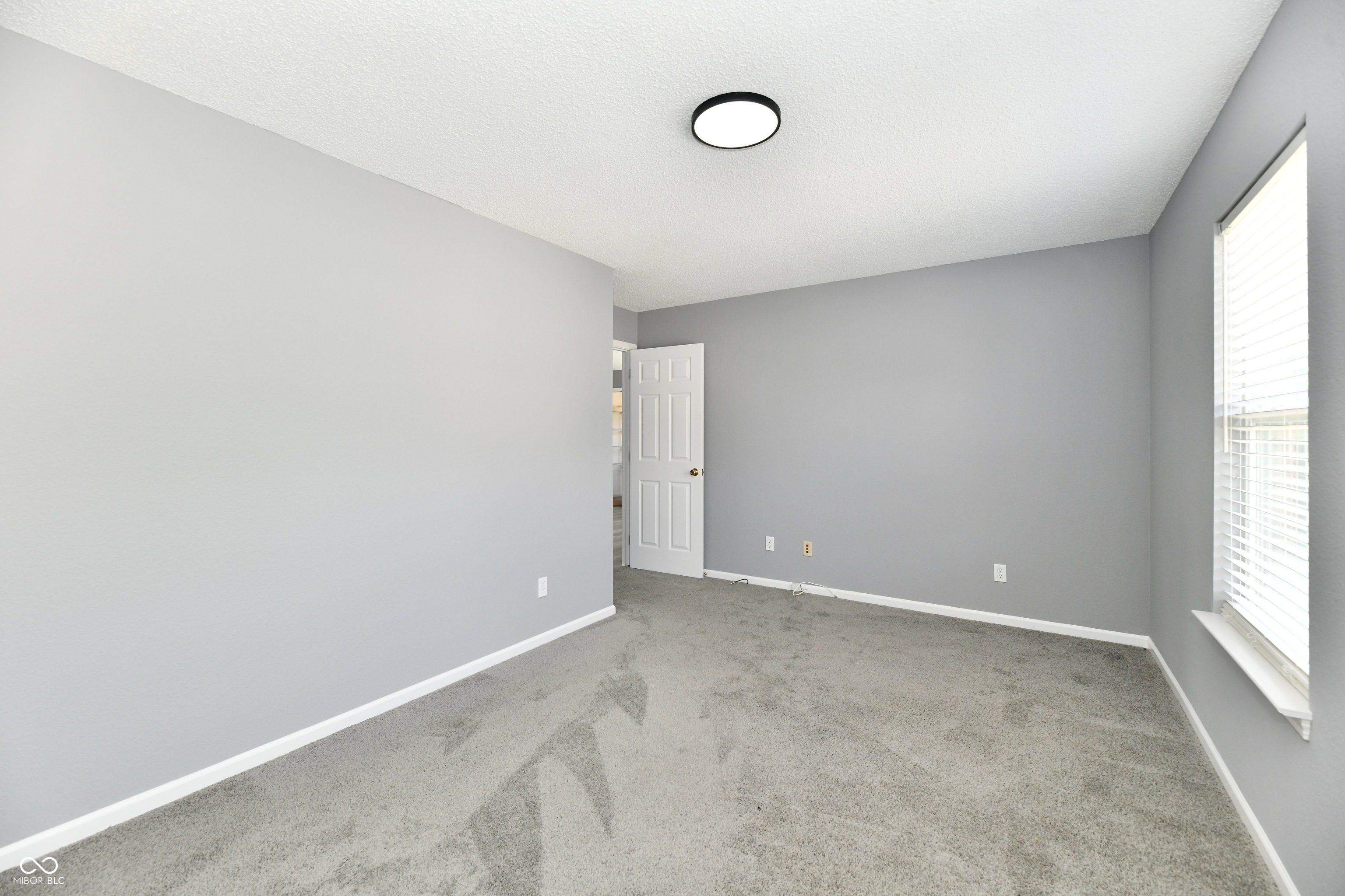 5005 Whisenand Drive