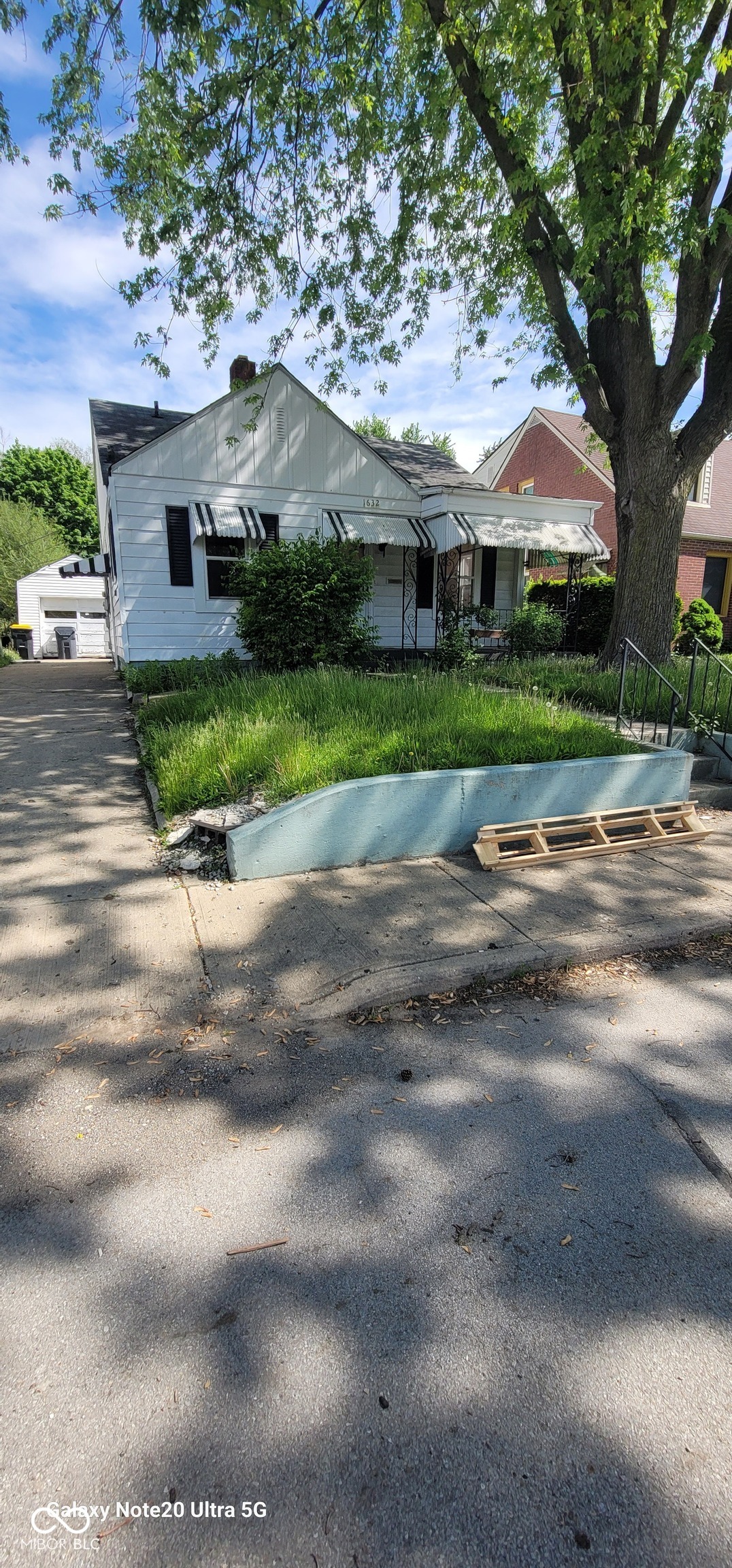 1632 W 8th Street W