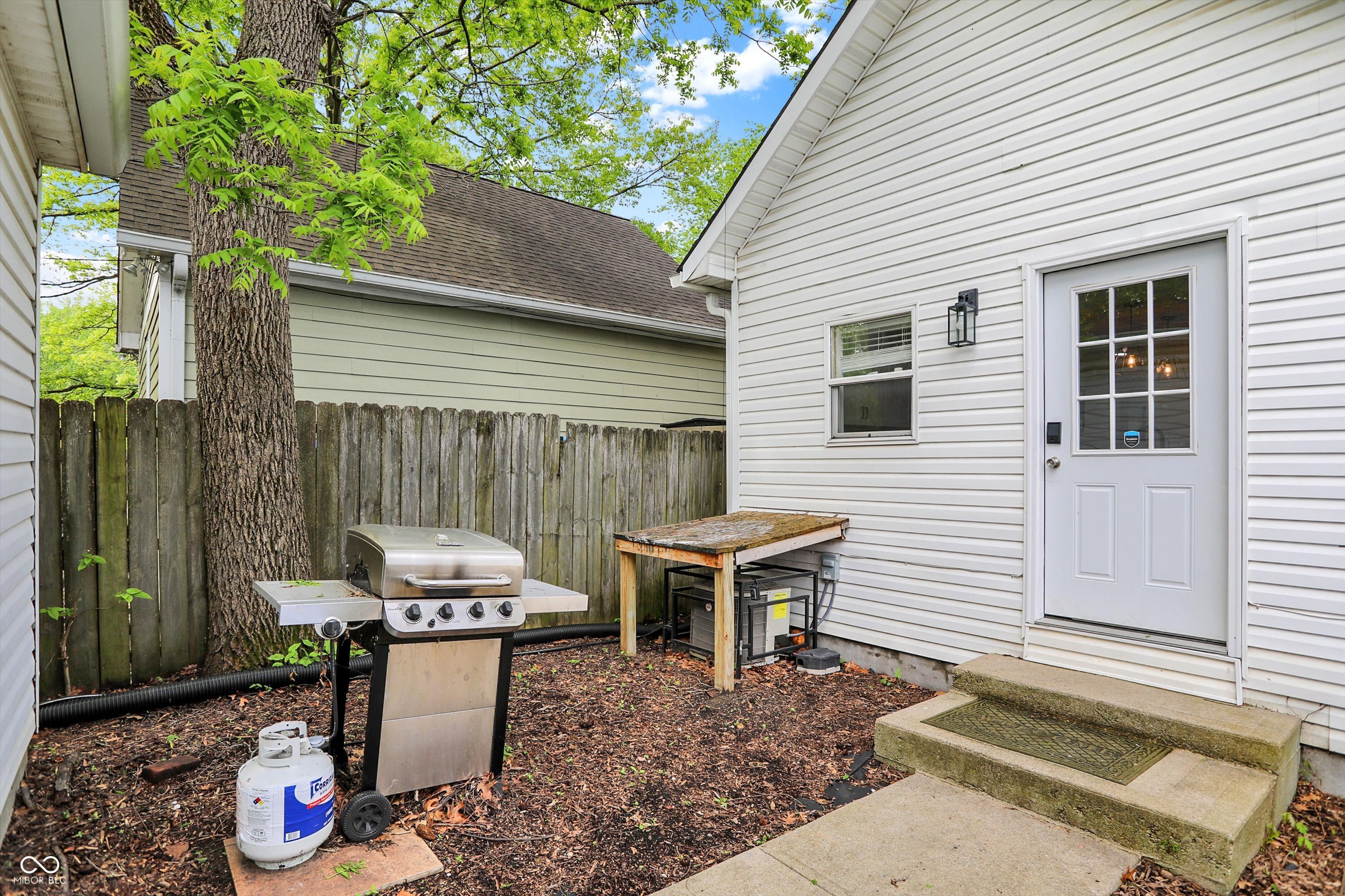 1421 Laurel Street