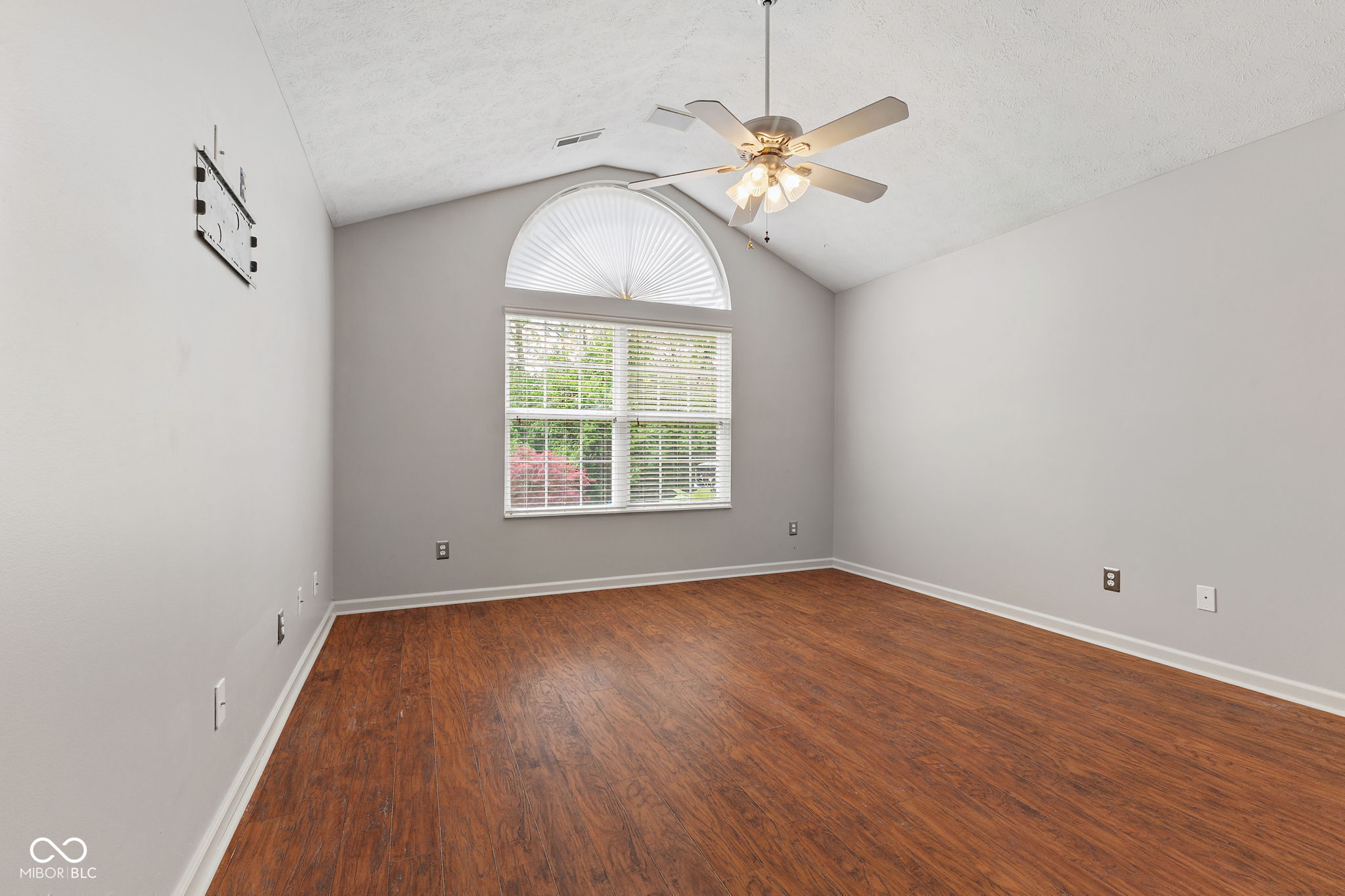 2726 Reflection Way