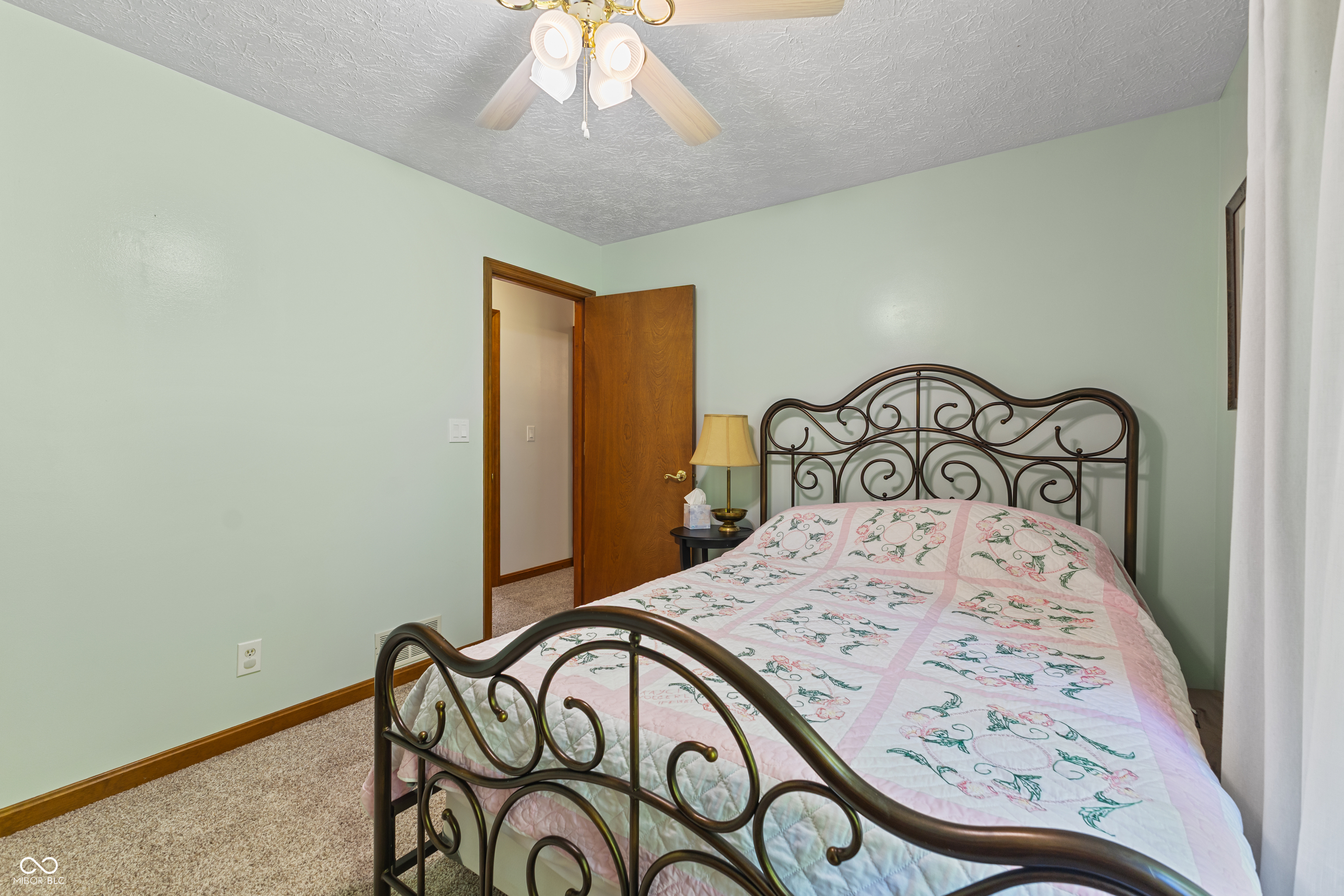 5920 Crooked Creek E Drive
