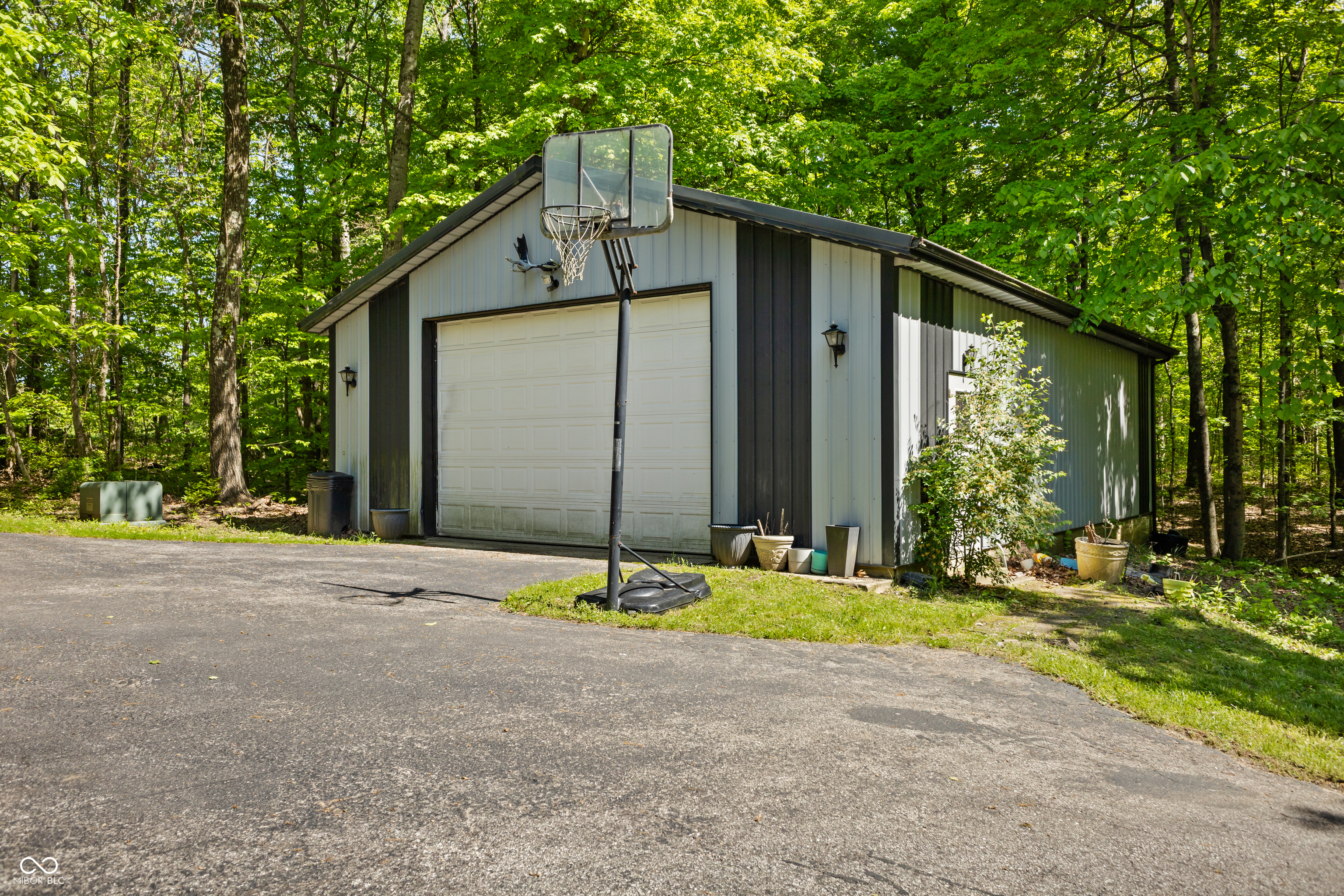 5920 Crooked Creek E Drive