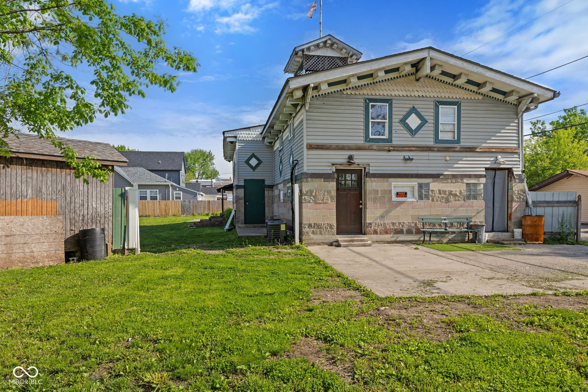 1305 Hartford Street
