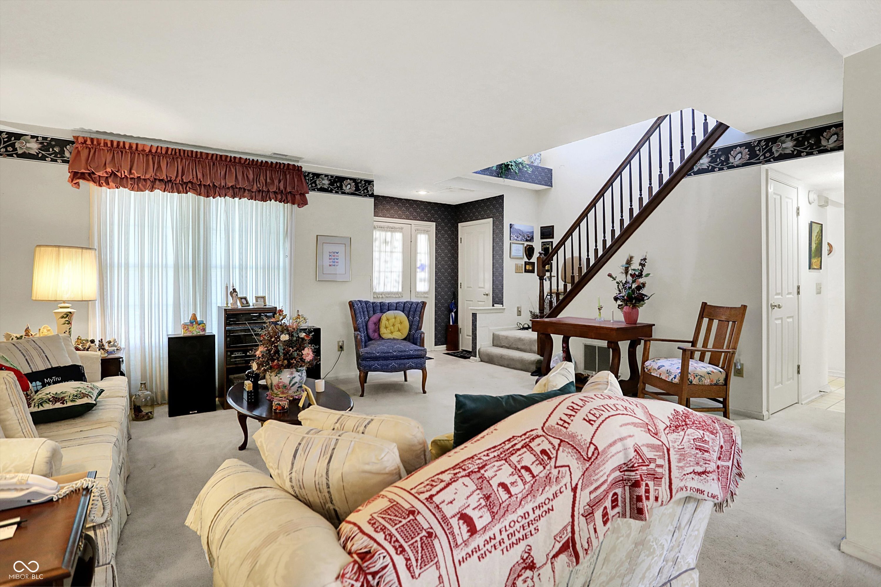 7587 Winding Way
