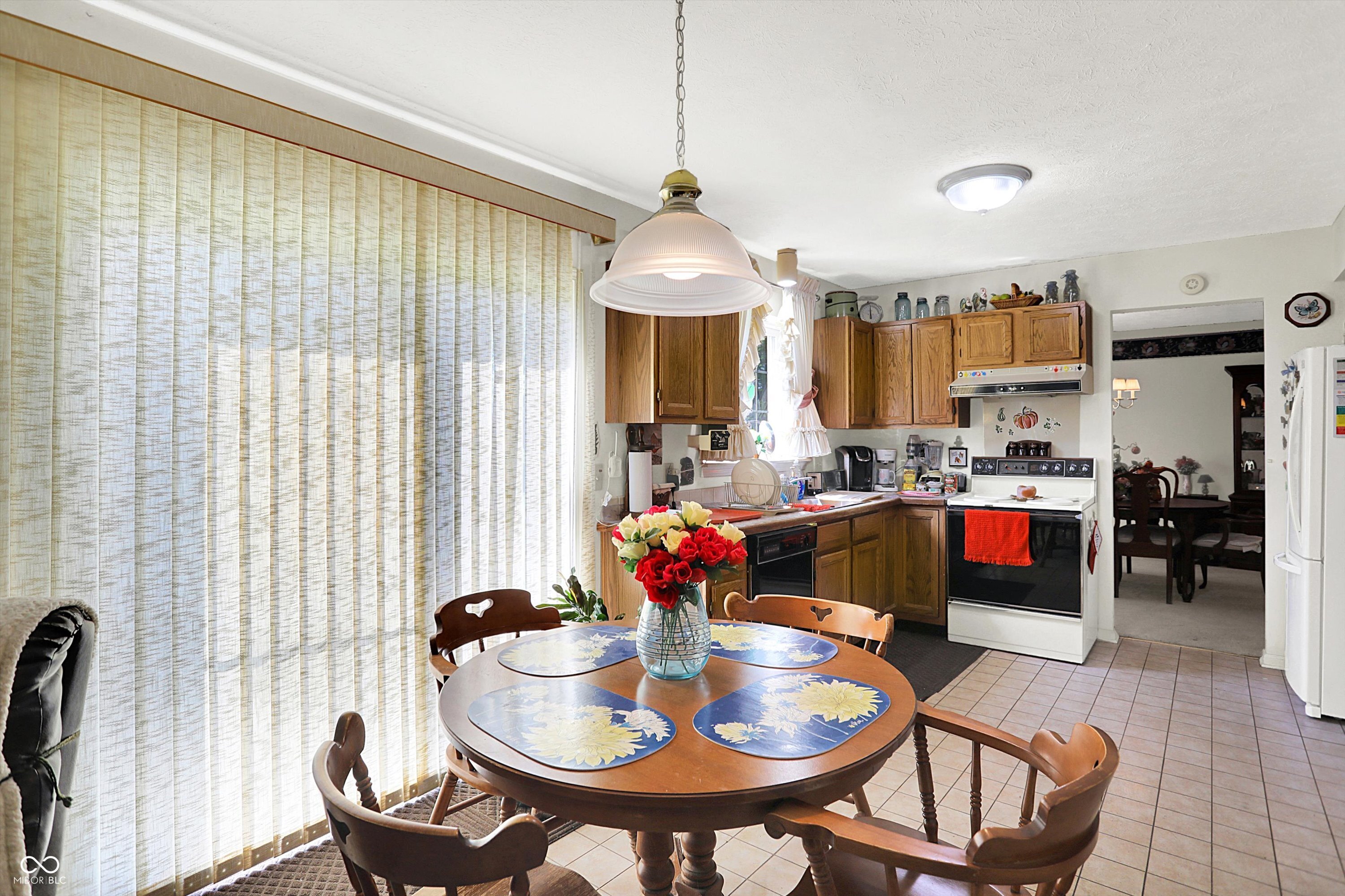 7587 Winding Way